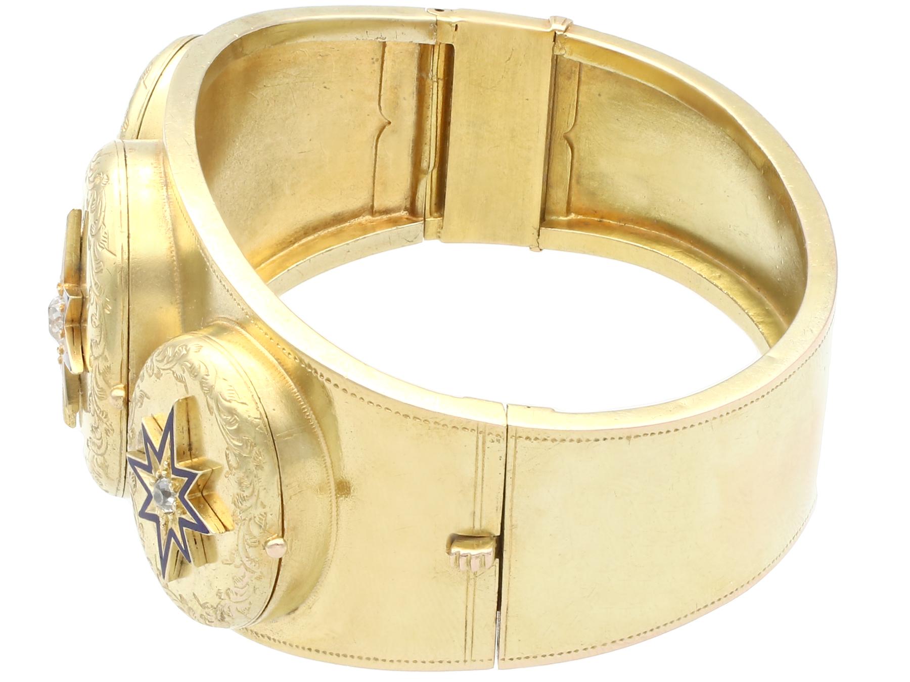 Bracelet jonc ancien à trois boucles en or jaune et diamants, c. 1880 Unisexe en vente
