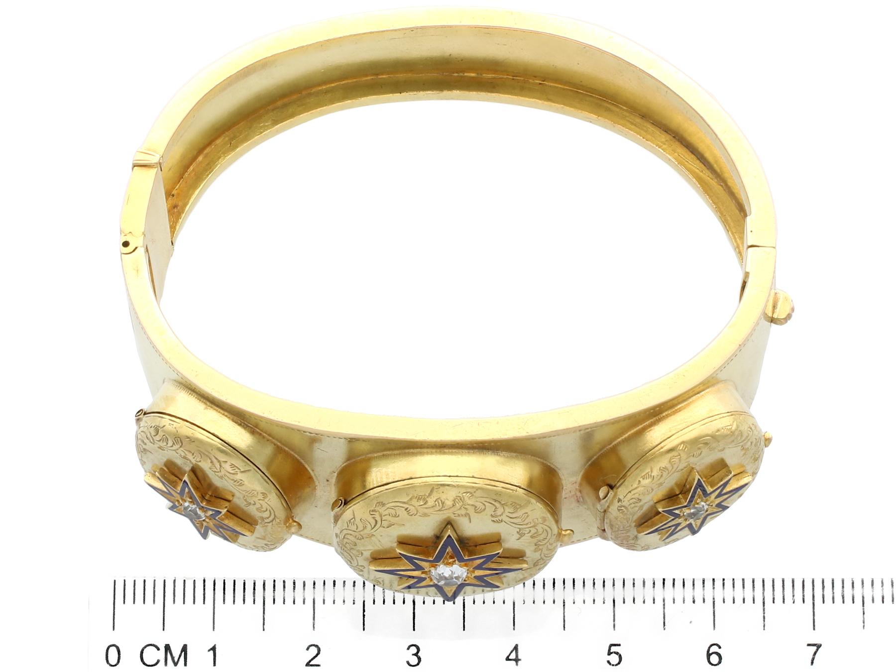 Bracelet jonc ancien à trois boucles en or jaune et diamants, c. 1880 en vente 3