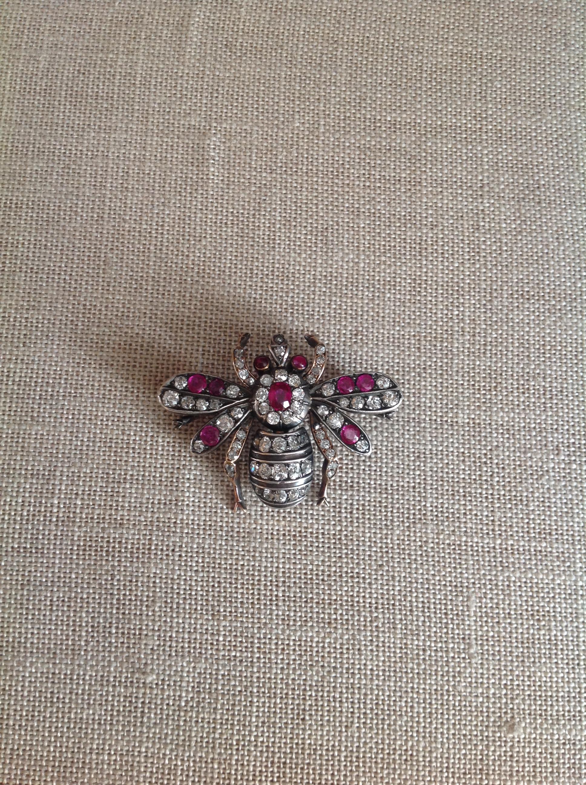 Late 19th Century Gold Silver Diamond Burma Red Ruby Bee Insect Brooch For Sale 1