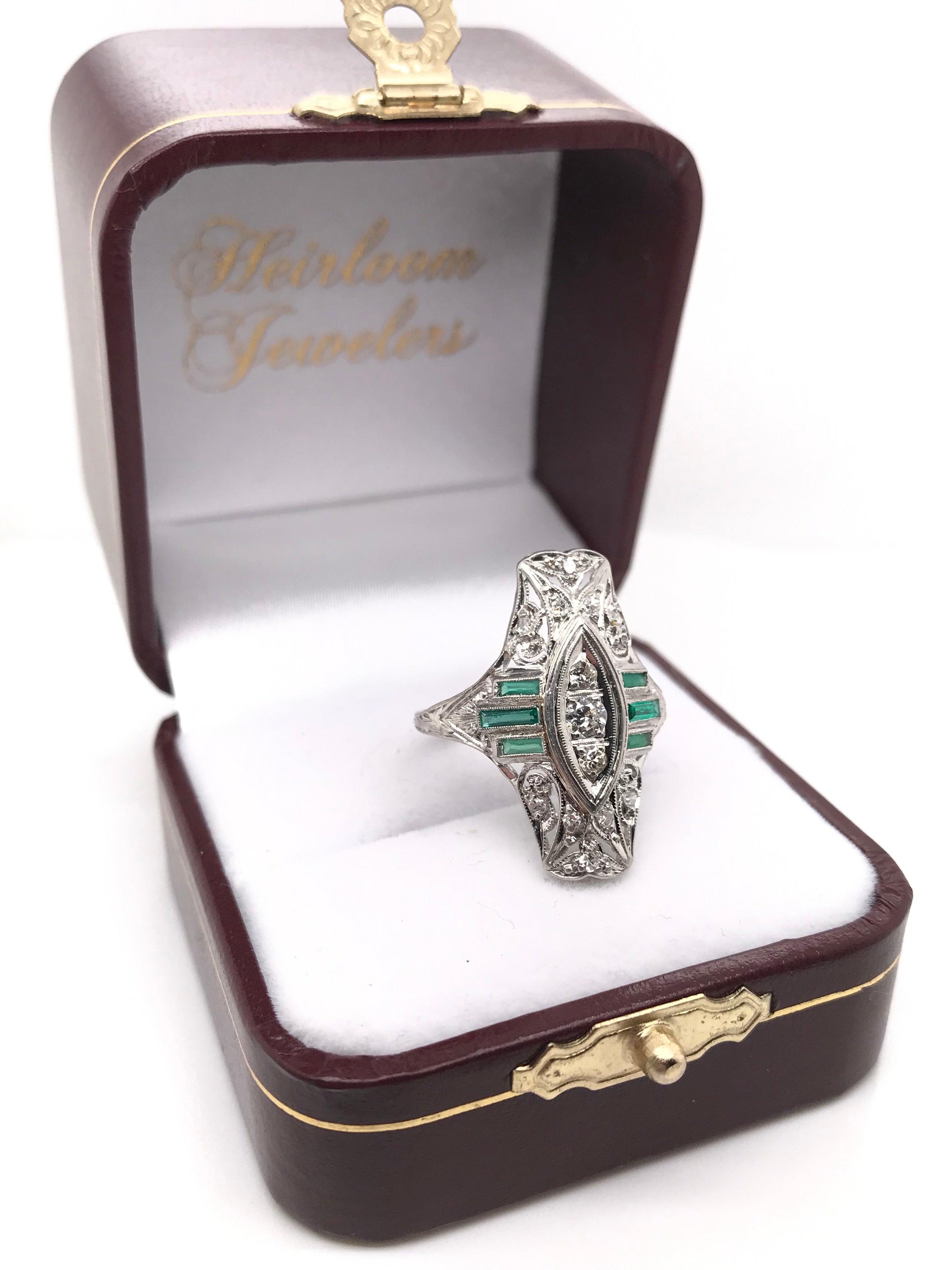 Antique Diamond and Emerald Filigree Dinner Ring For Sale 5