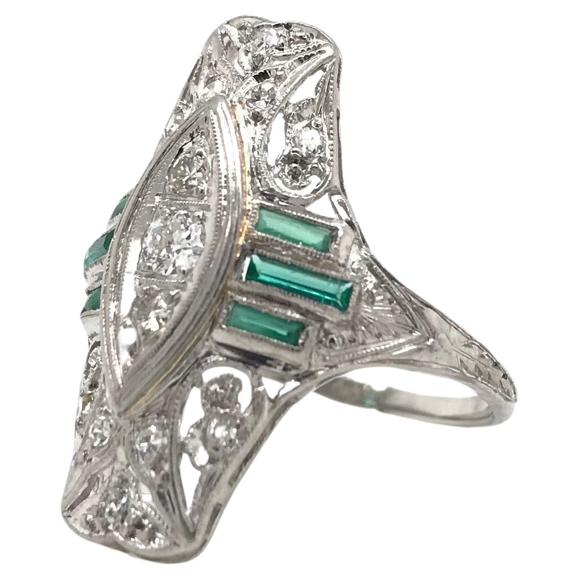 Antique Diamond and Emerald Filigree Dinner Ring For Sale