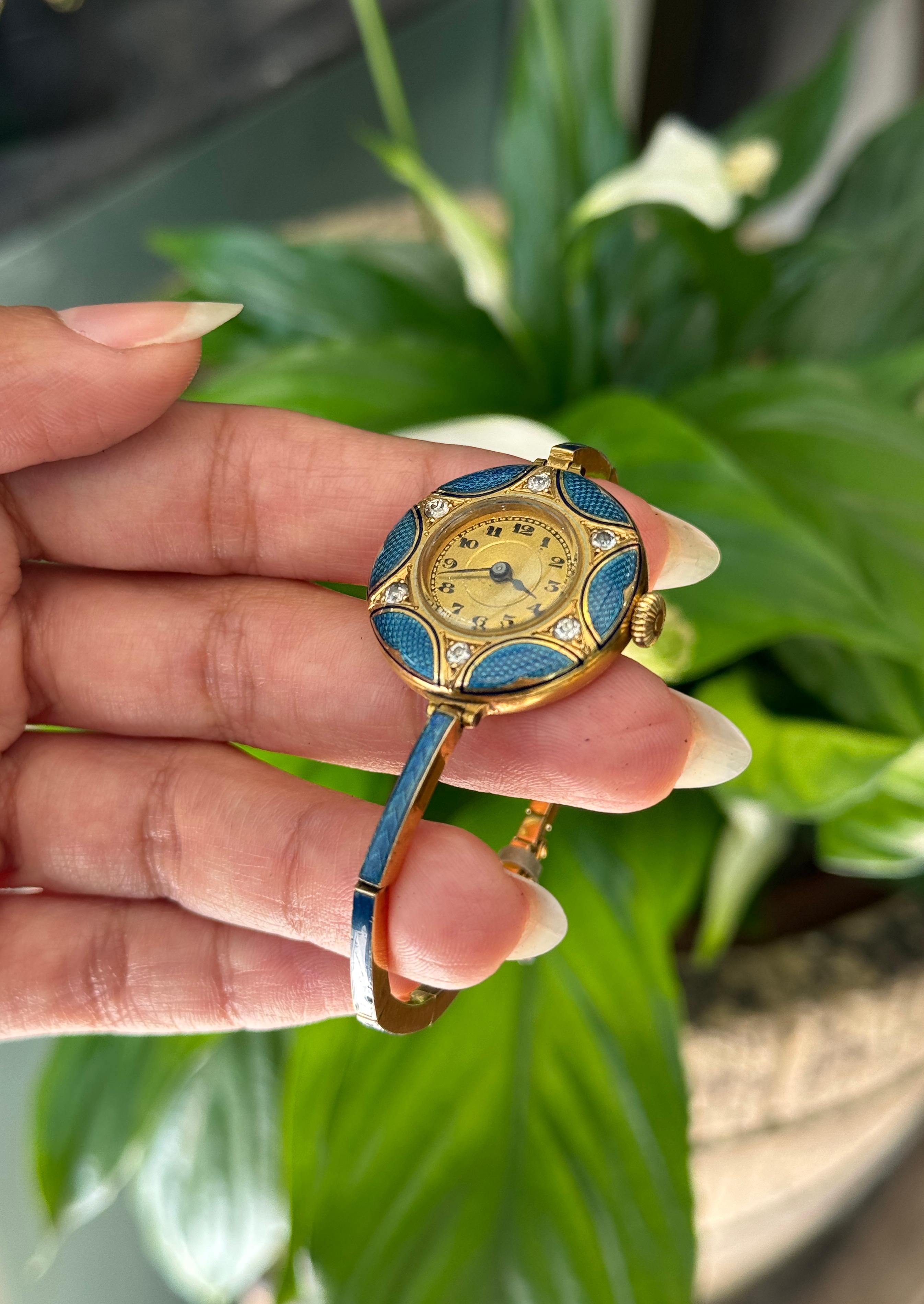 Antique Diamond and Enamel 18 Carat Yellow Gold Art Deco Round Wristwatch 1