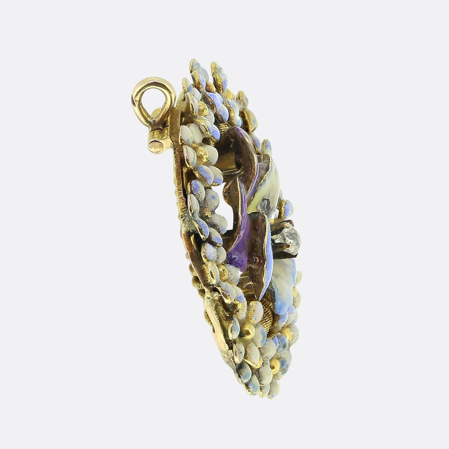 Art Nouveau Ciondolo floreale antico con diamanti e smalto in vendita