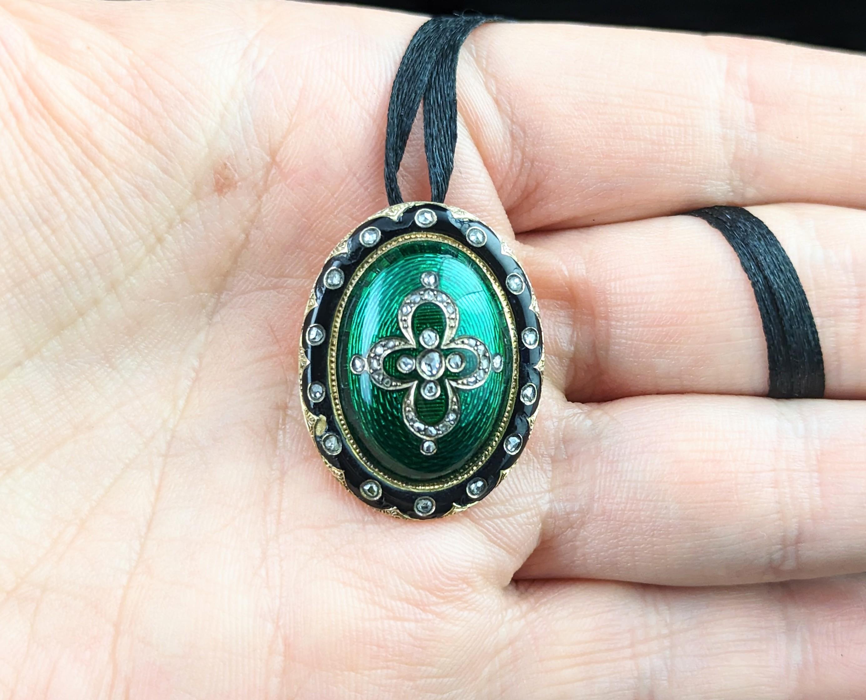 Antique Diamond and green guilloche enamel pendant, Victorian  For Sale 1