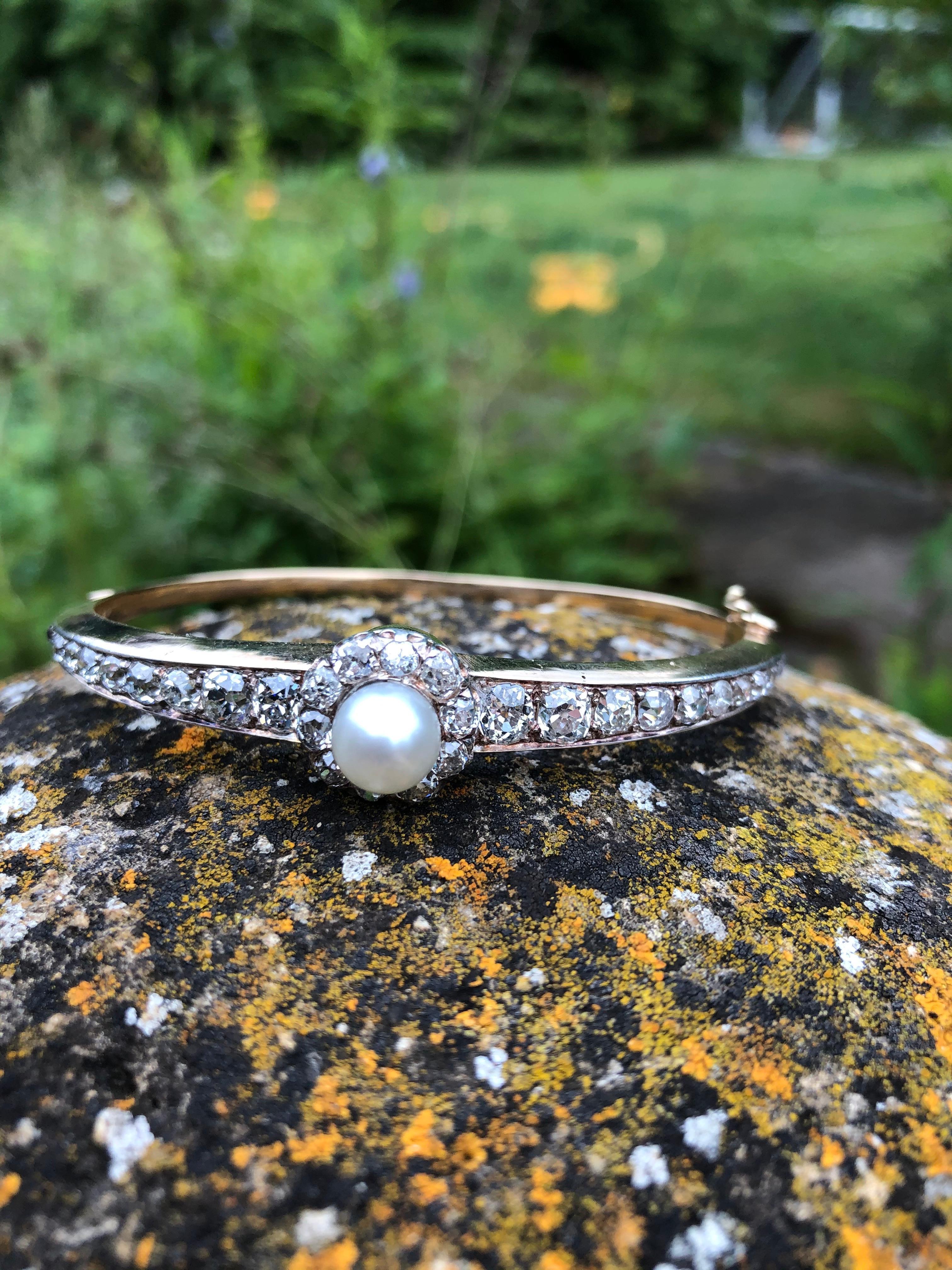 Round Cut Antique Diamond and Natural Pearl 18 Carat Gold Bangle For Sale