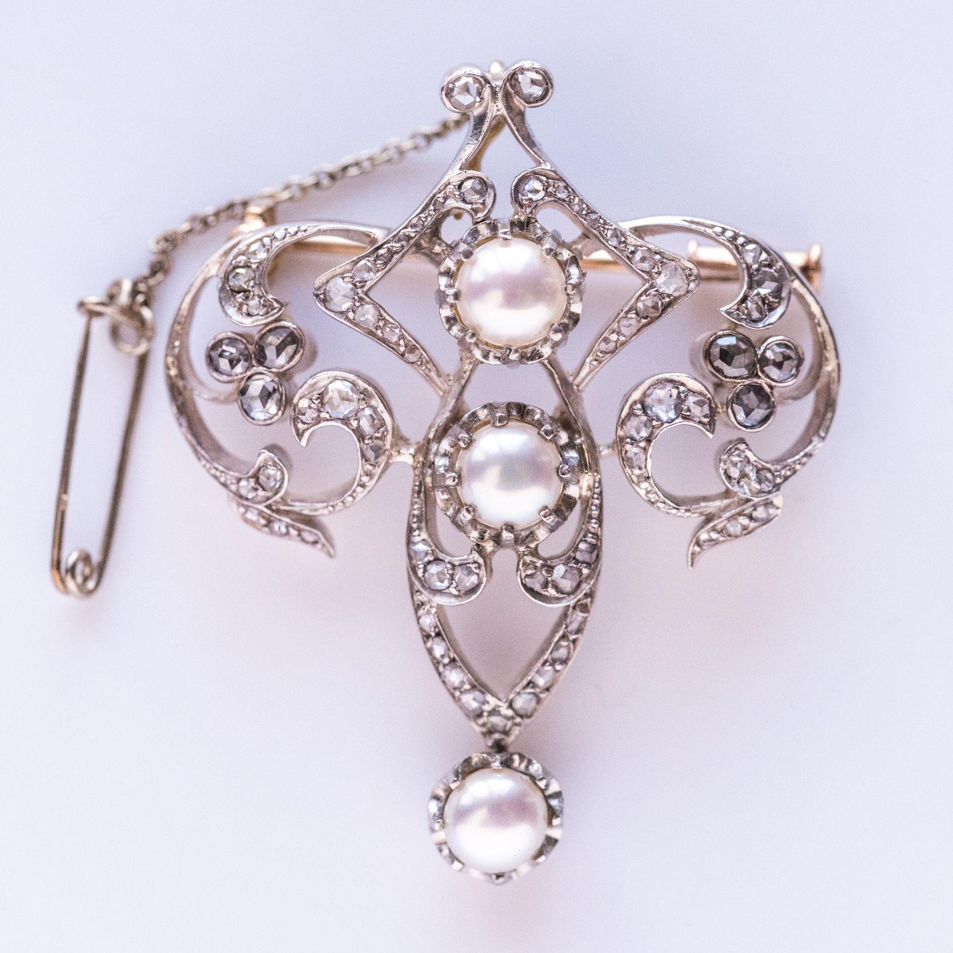 Broche ancienne en diamant et perle en vente 8