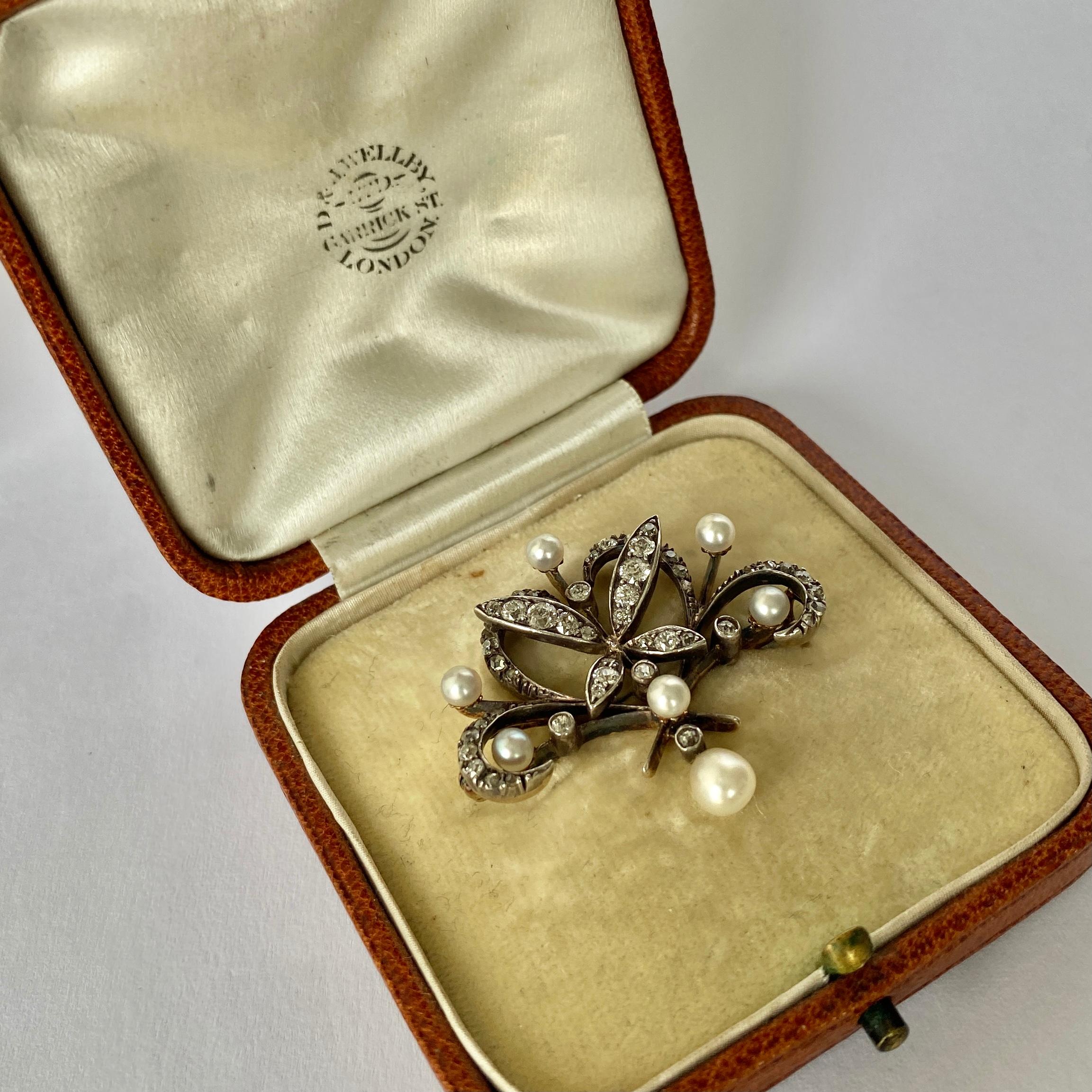 Antike Diamant- und Perlenbrosche aus Gold (Rundschliff) im Angebot