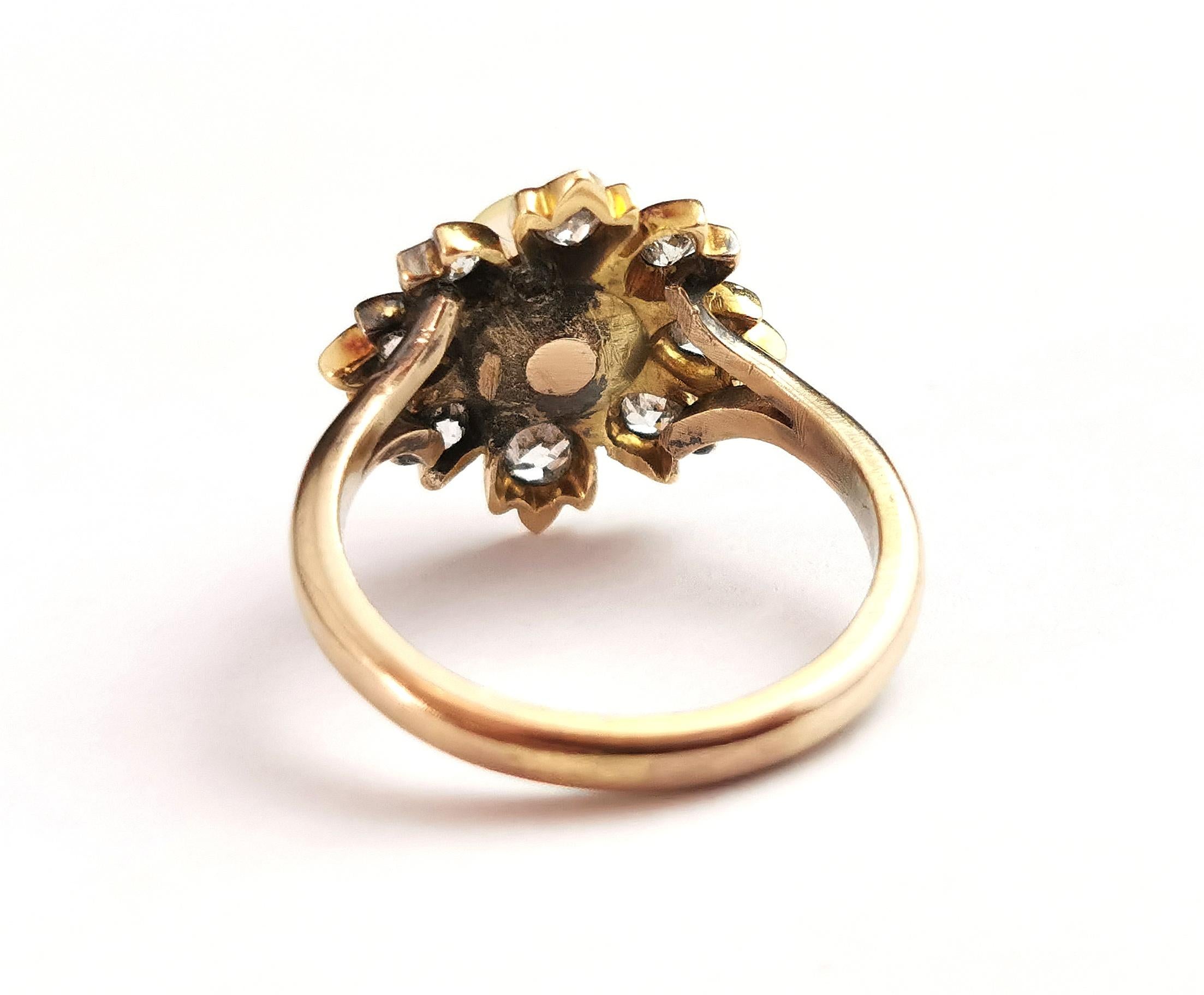 Bague fleur ancienne en or jaune 9 carats avec diamants et perles Bon état - En vente à NEWARK, GB