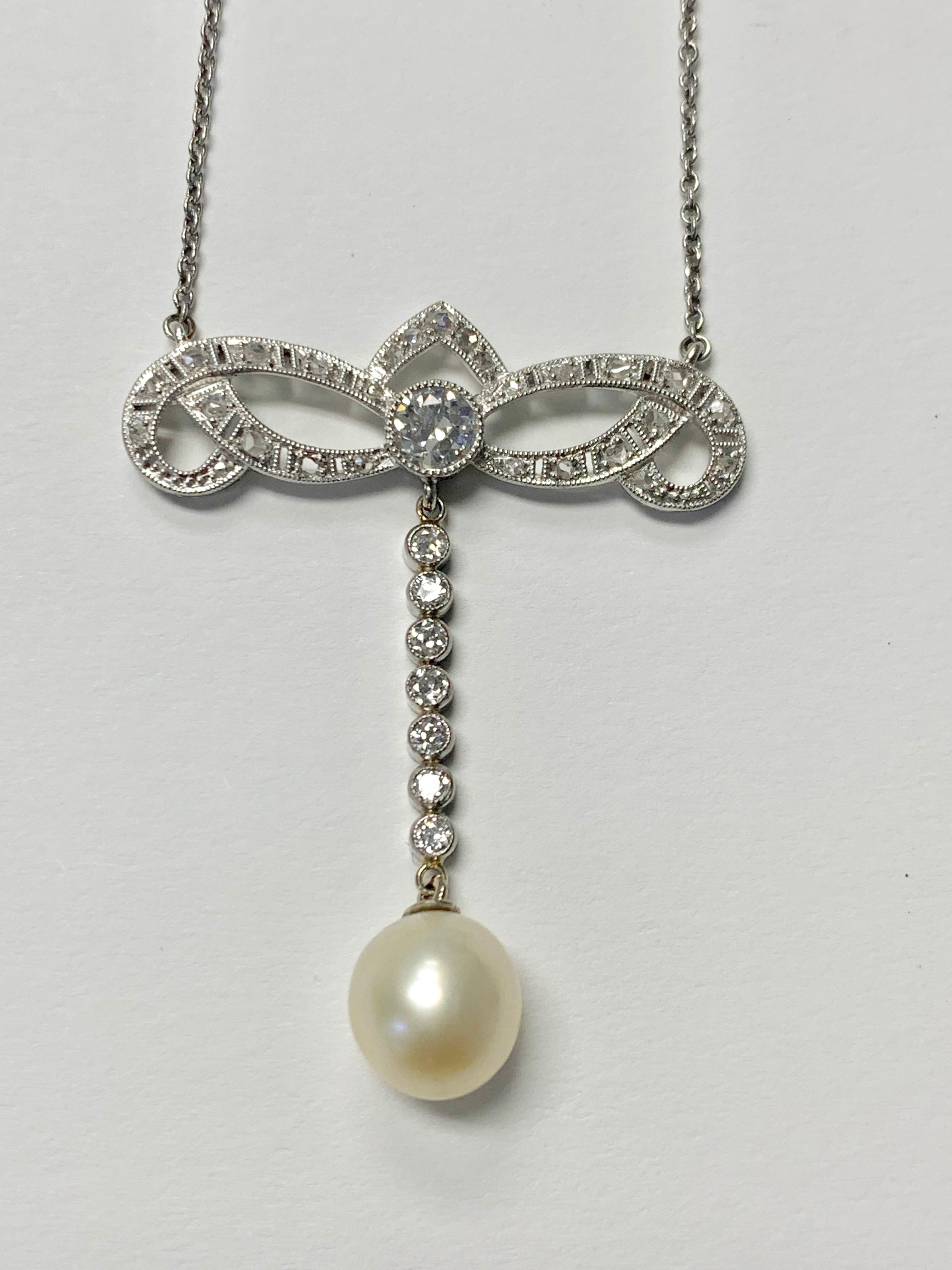 Antique Diamond and Pearl Necklace in Platinum and 18k White Gold In Excellent Condition For Sale In New York, NY