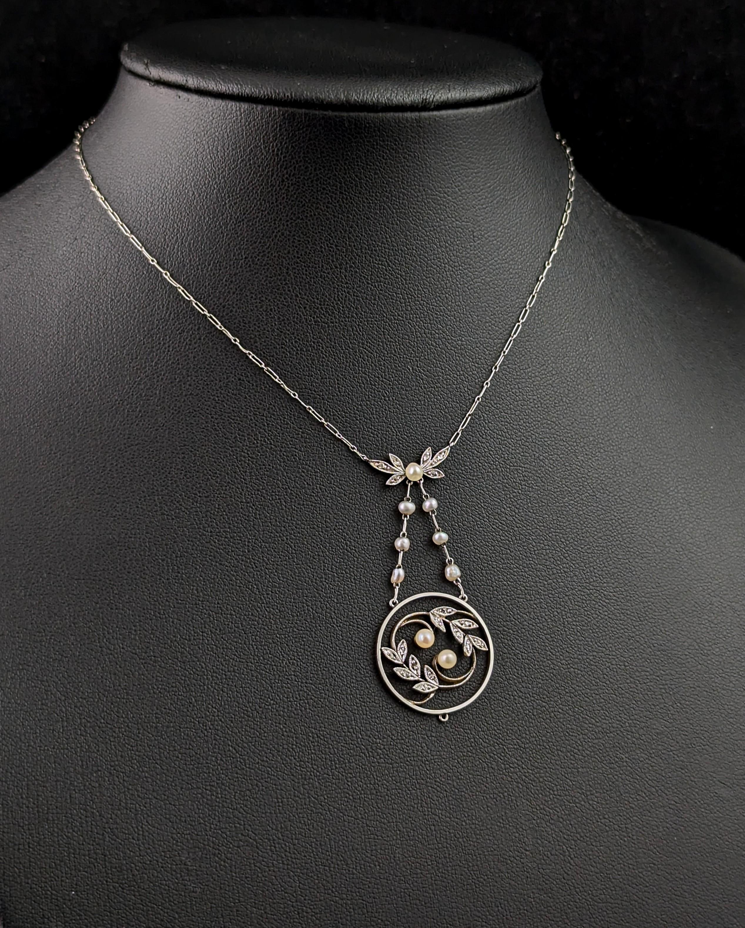 Antique Diamond and Pearl pendant necklace, Edwardian For Sale 1