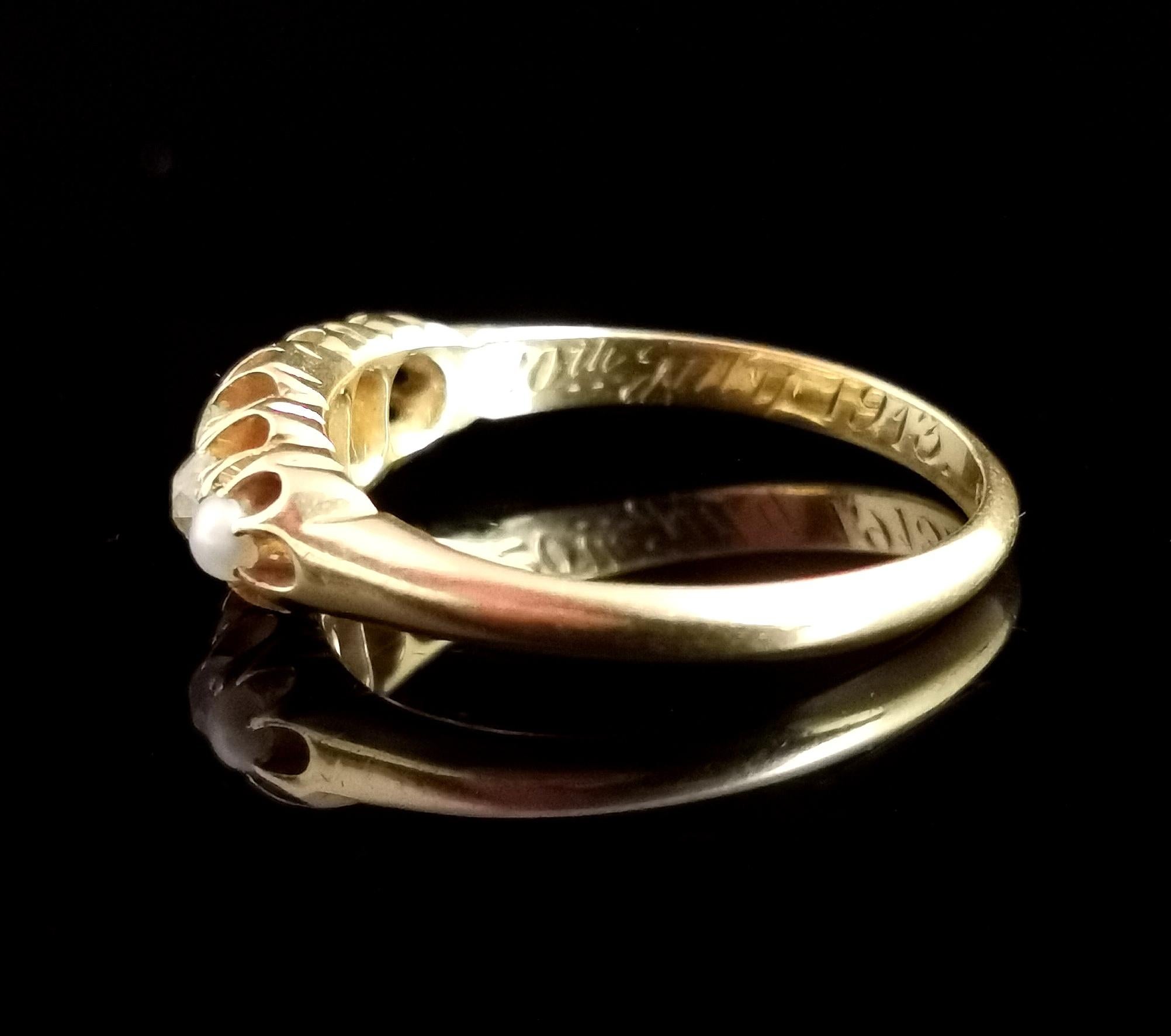 Antique Diamond and Pearl Ring, Five Stone, 18k Yellow Gold, Edwardian In Good Condition In NEWARK, GB