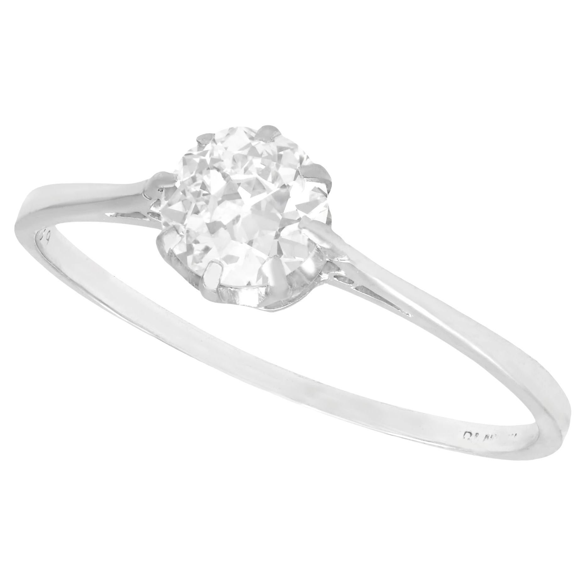Antiguo anillo de compromiso solitario de diamantes y platino, circa 1930