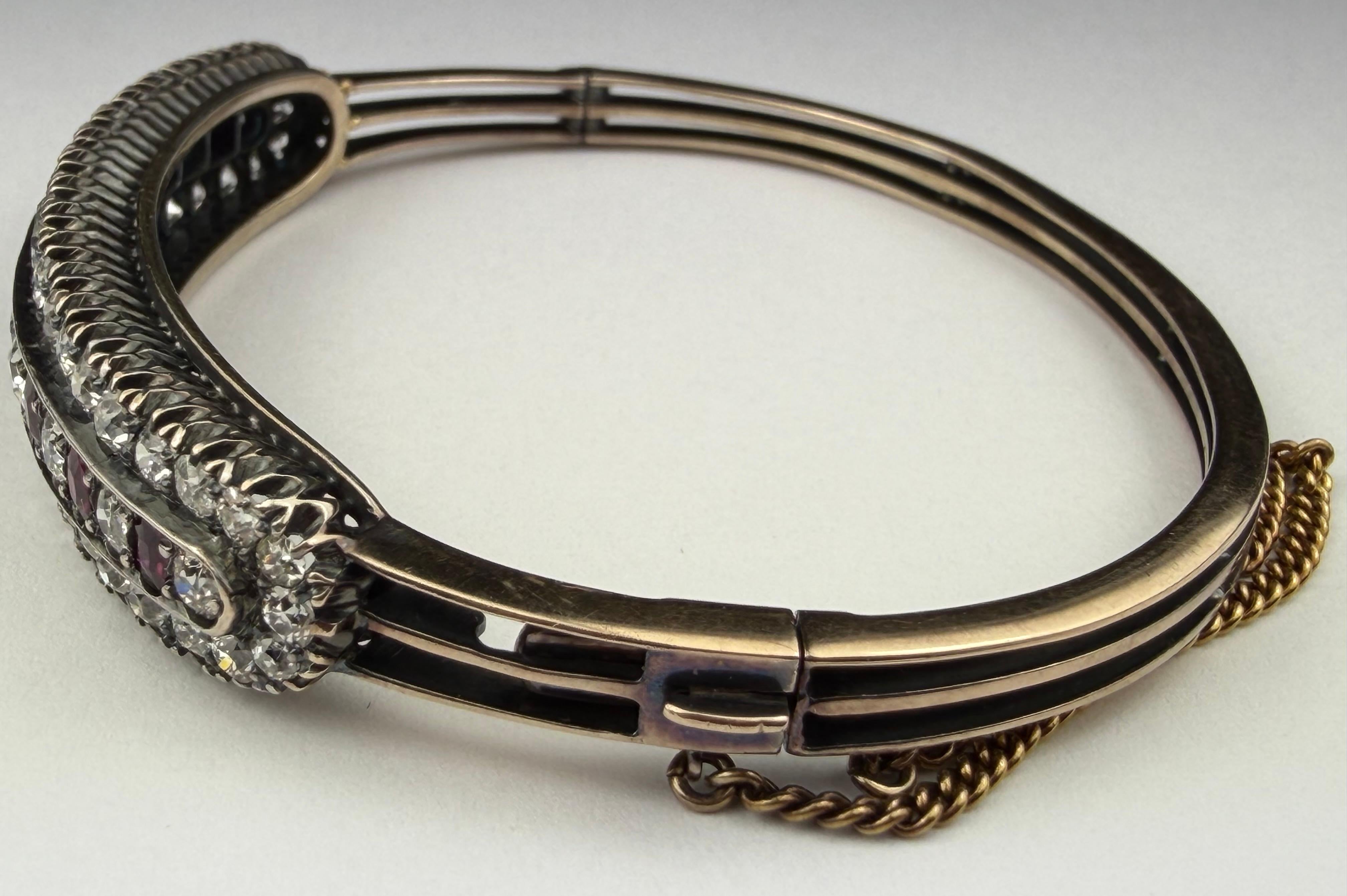 Taglio antico europeo Antique Diamond and Red Ruby Bangle Bracelet in vendita