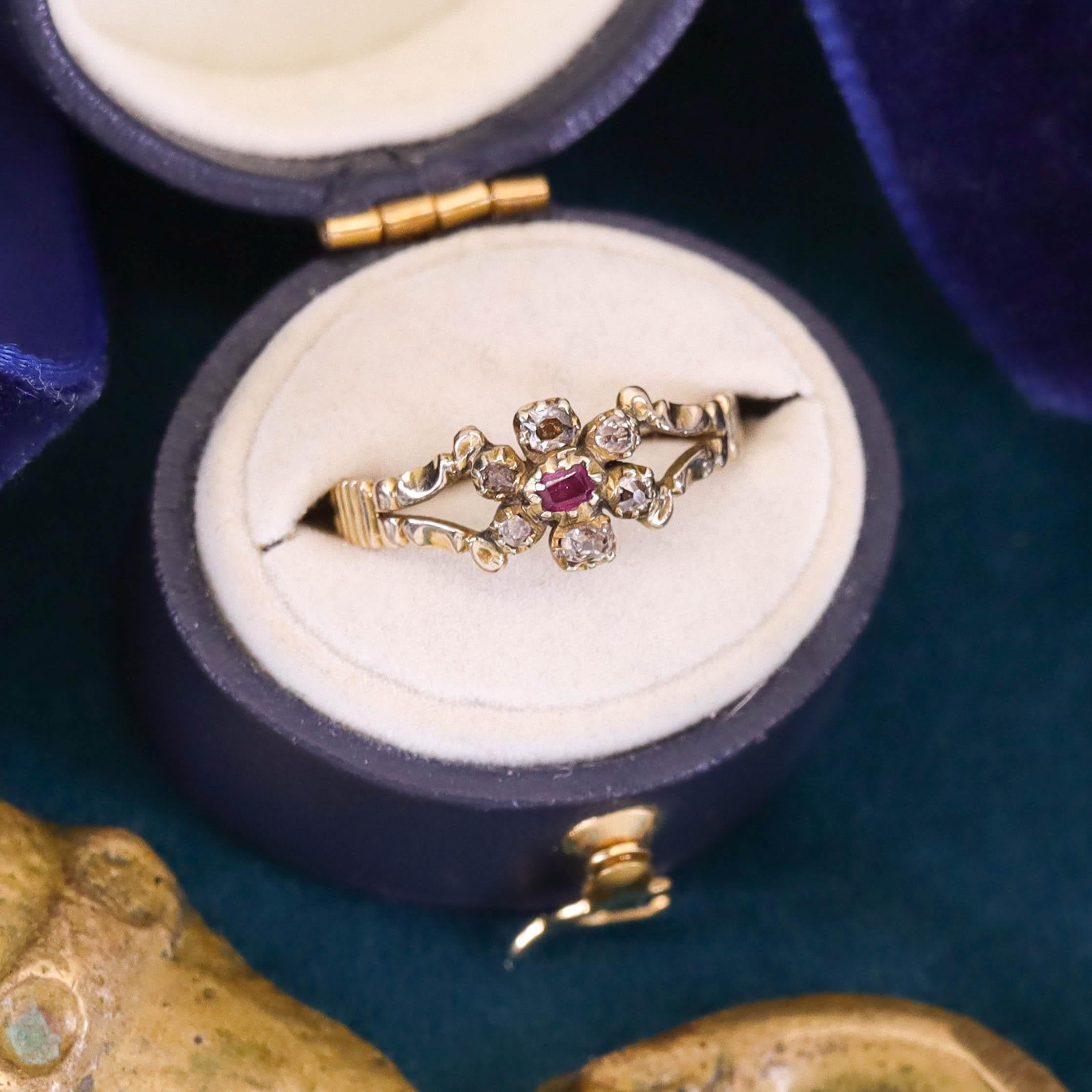 Women's or Men's Antique Diamond and Ruby Flower Ring of 12ct Gold For Sale