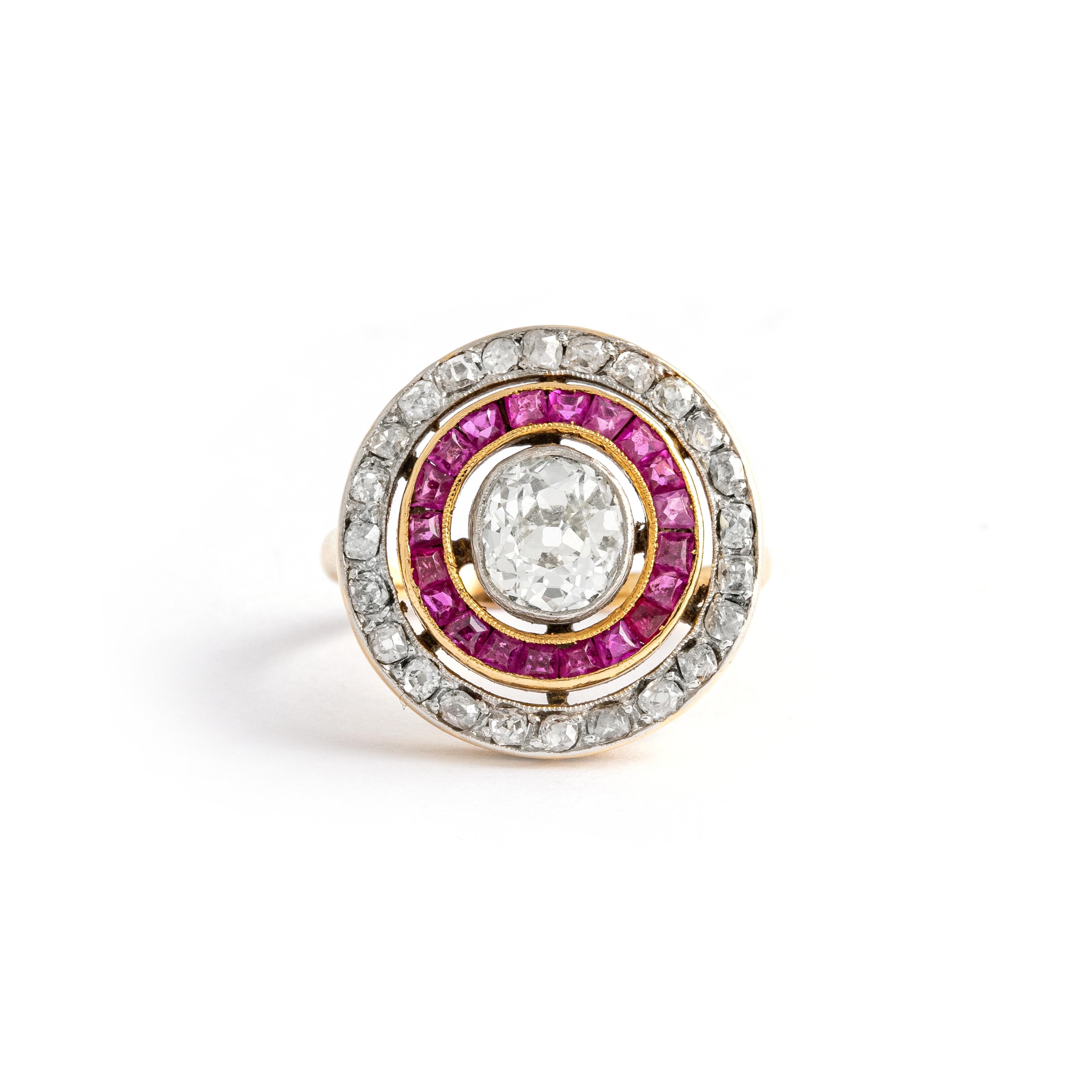 Antique Diamond and Ruby Gold Ring.
Ring Size: 6 
Total weight: 4.87 grams.