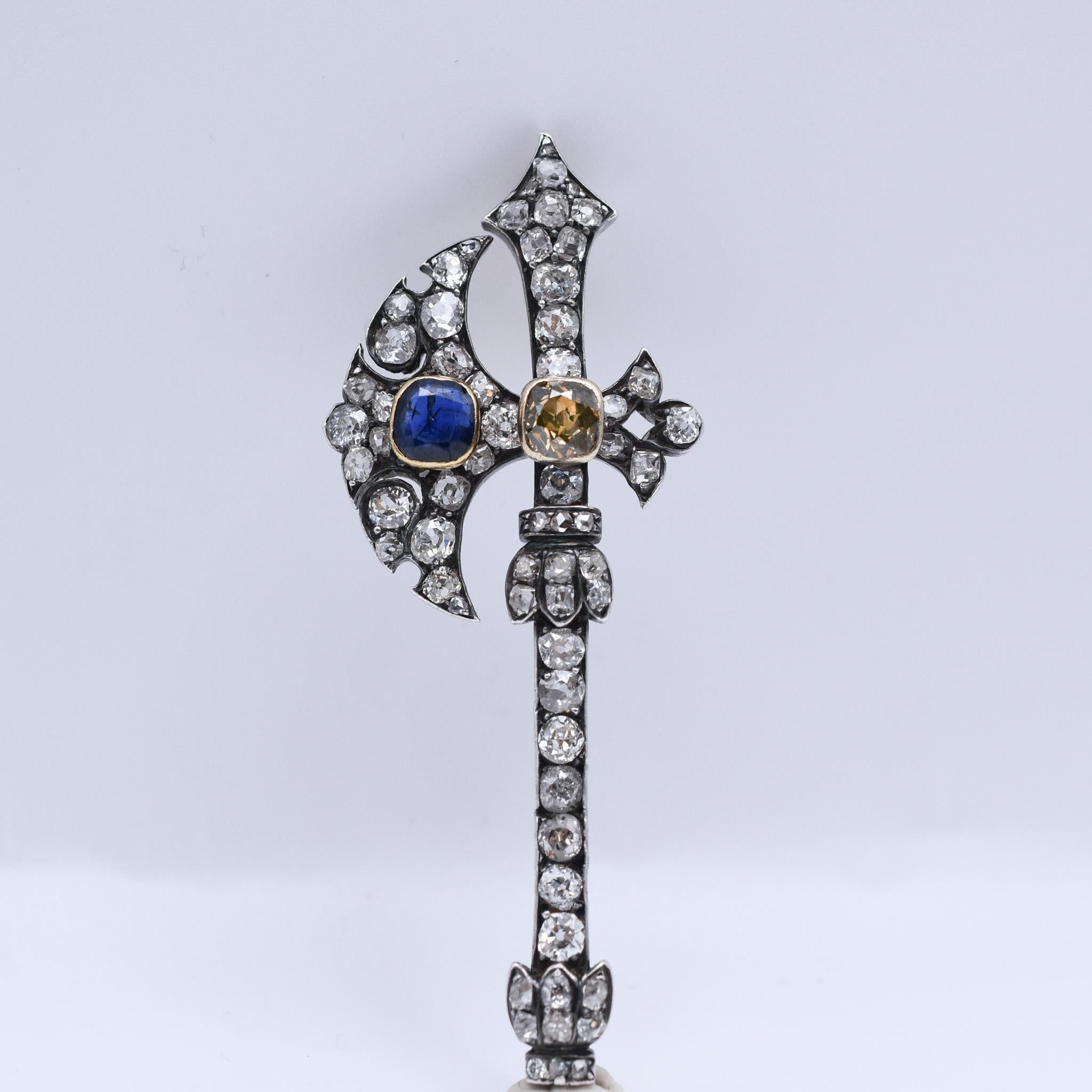 Antike Axe-Brosche mit Diamanten und Saphiren (um 1880) im Zustand „Hervorragend“ im Angebot in New York, NY