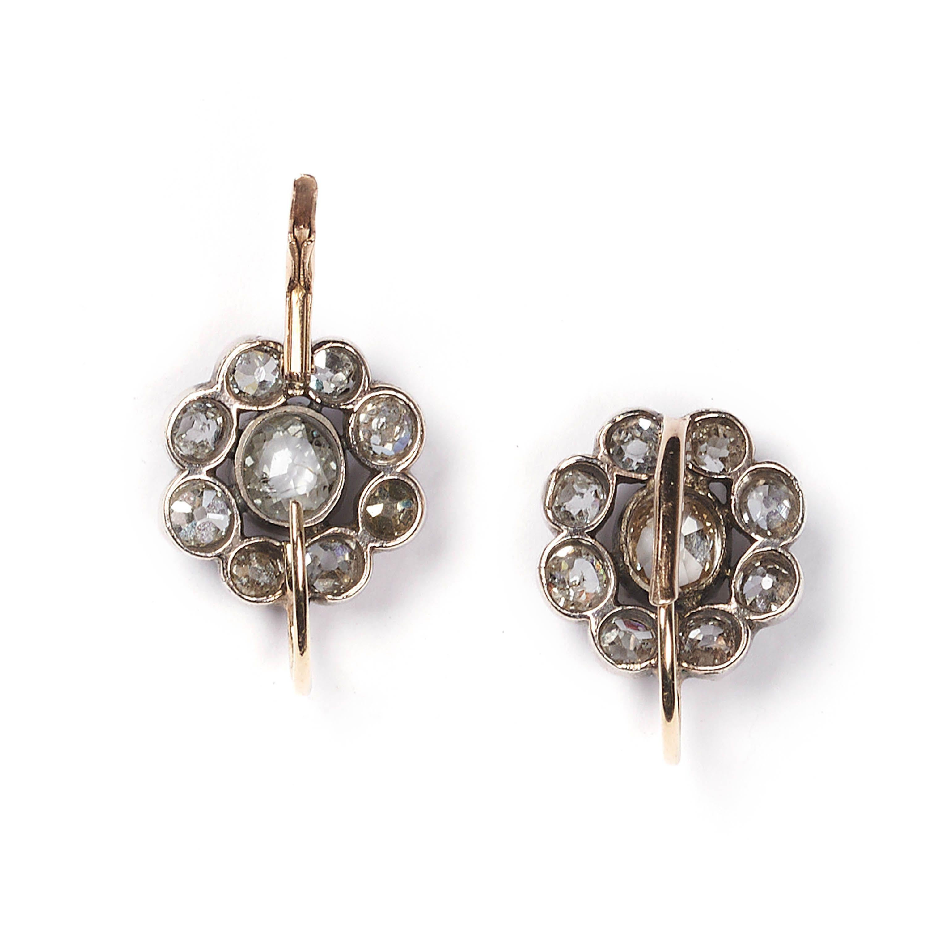 Antique Diamond and Silver Upon Gold Cluster Earrings, Circa 1880, 4.50 Carats In Good Condition In London, GB