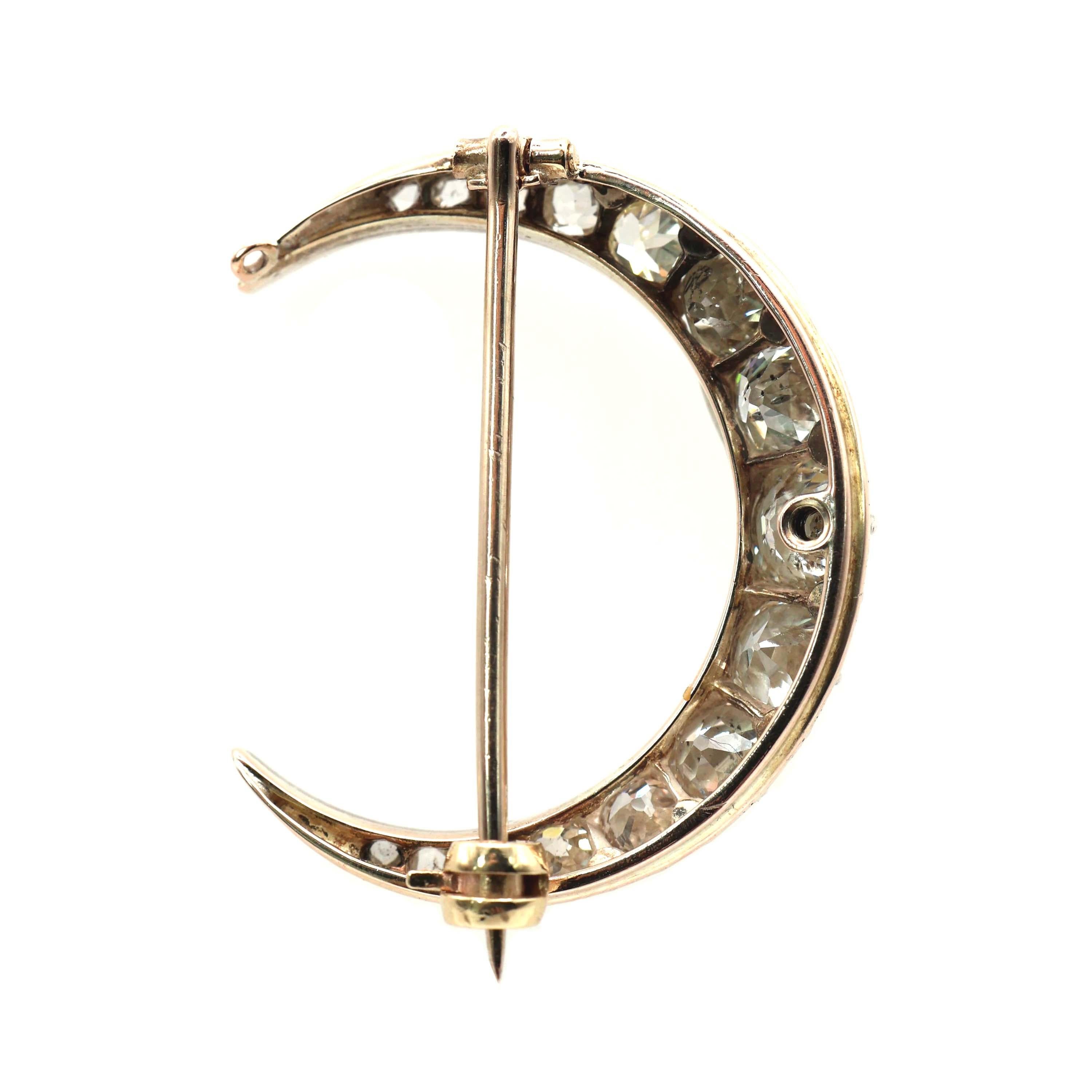 Antique Diamond and Silver Upon Gold Crescent Brooch, Circa 1890, 4.00 Carats In Good Condition For Sale In London, GB