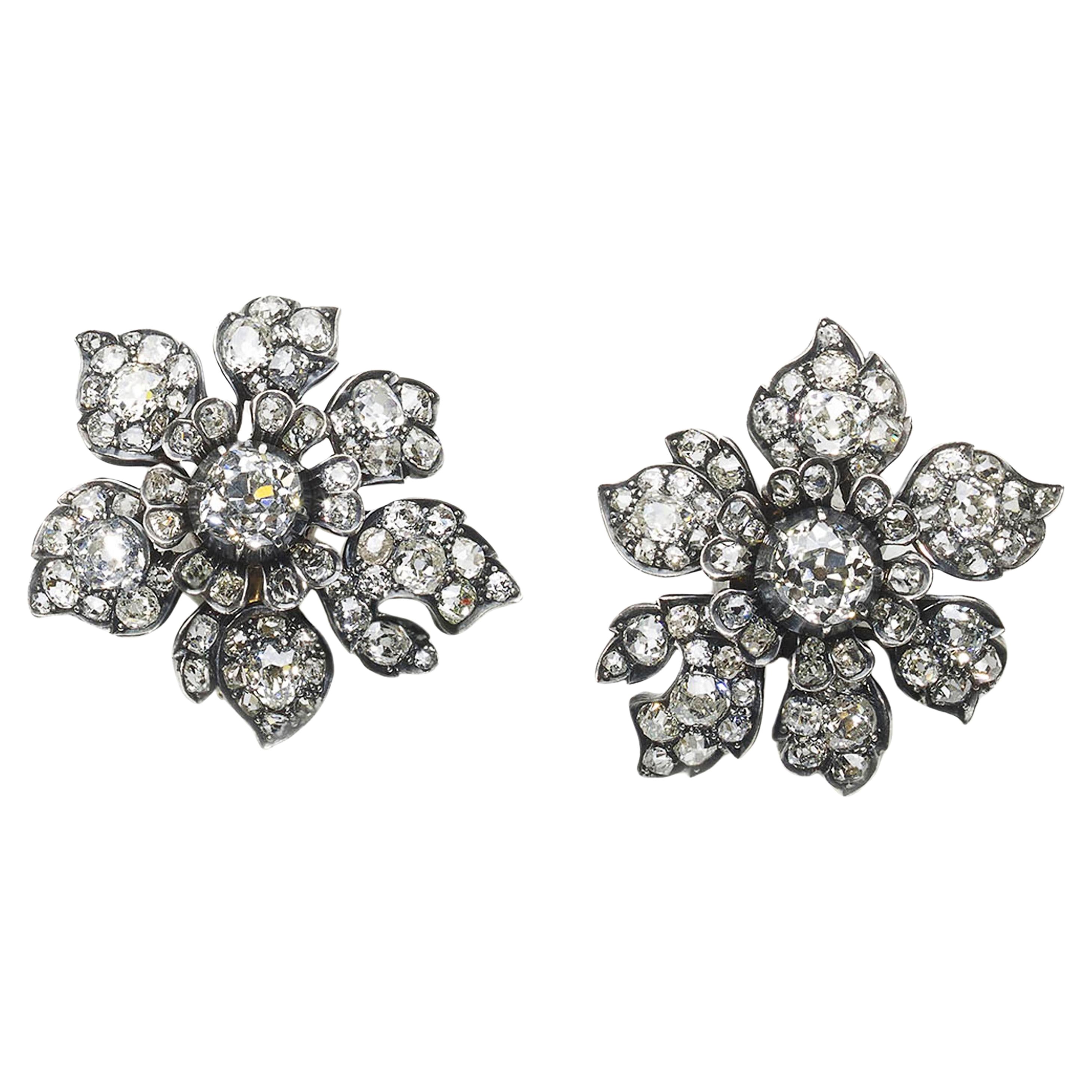 Antiquités boucles d'oreilles fleurs en diamant et argent-sur-or Circa 1880 9.00 Carats