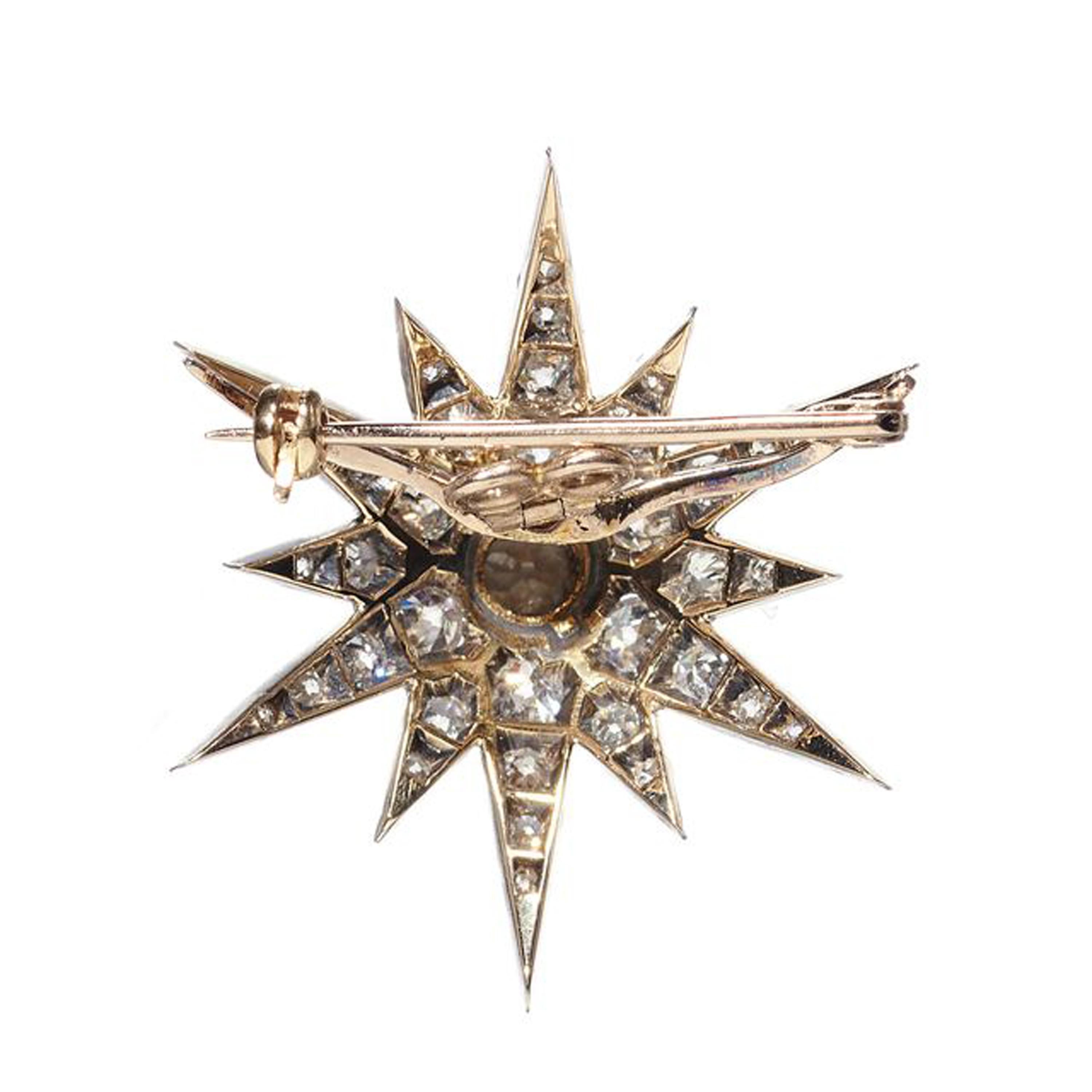 Antique Diamond and Silver Upon Gold Star Brooch, Circa 1890 In Good Condition In London, GB