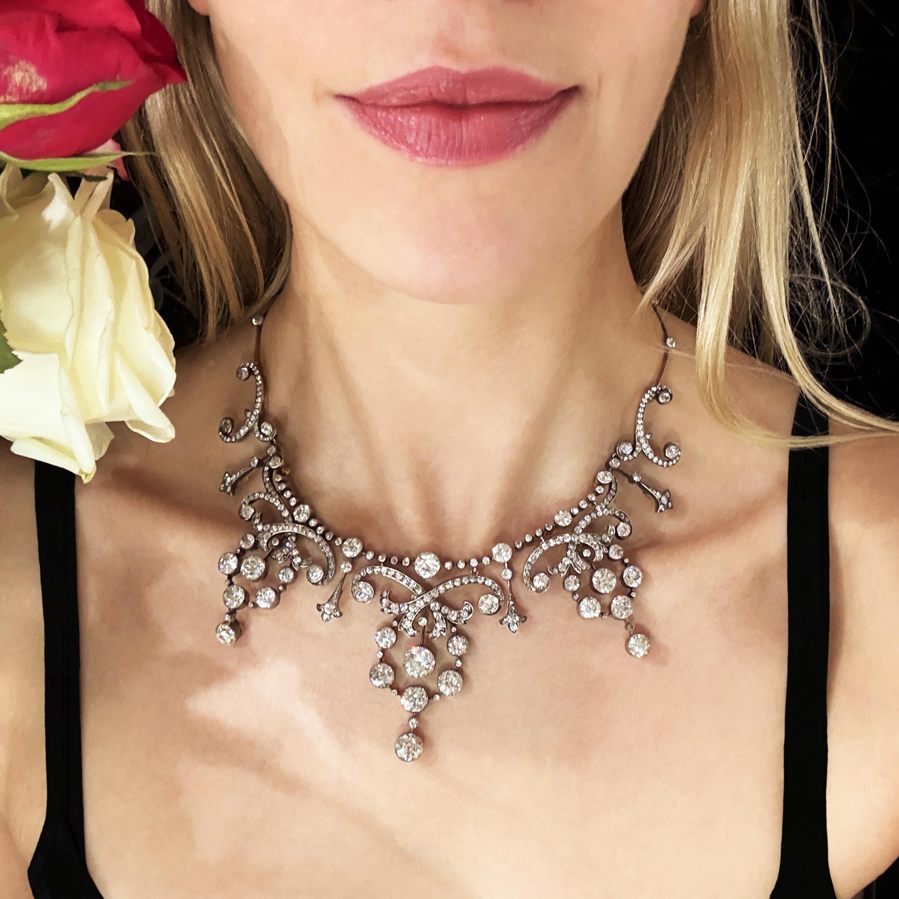 Taglio vecchia miniera Collana con tiara in argento e diamanti antichi, circa 1900, 45,62 carati in vendita