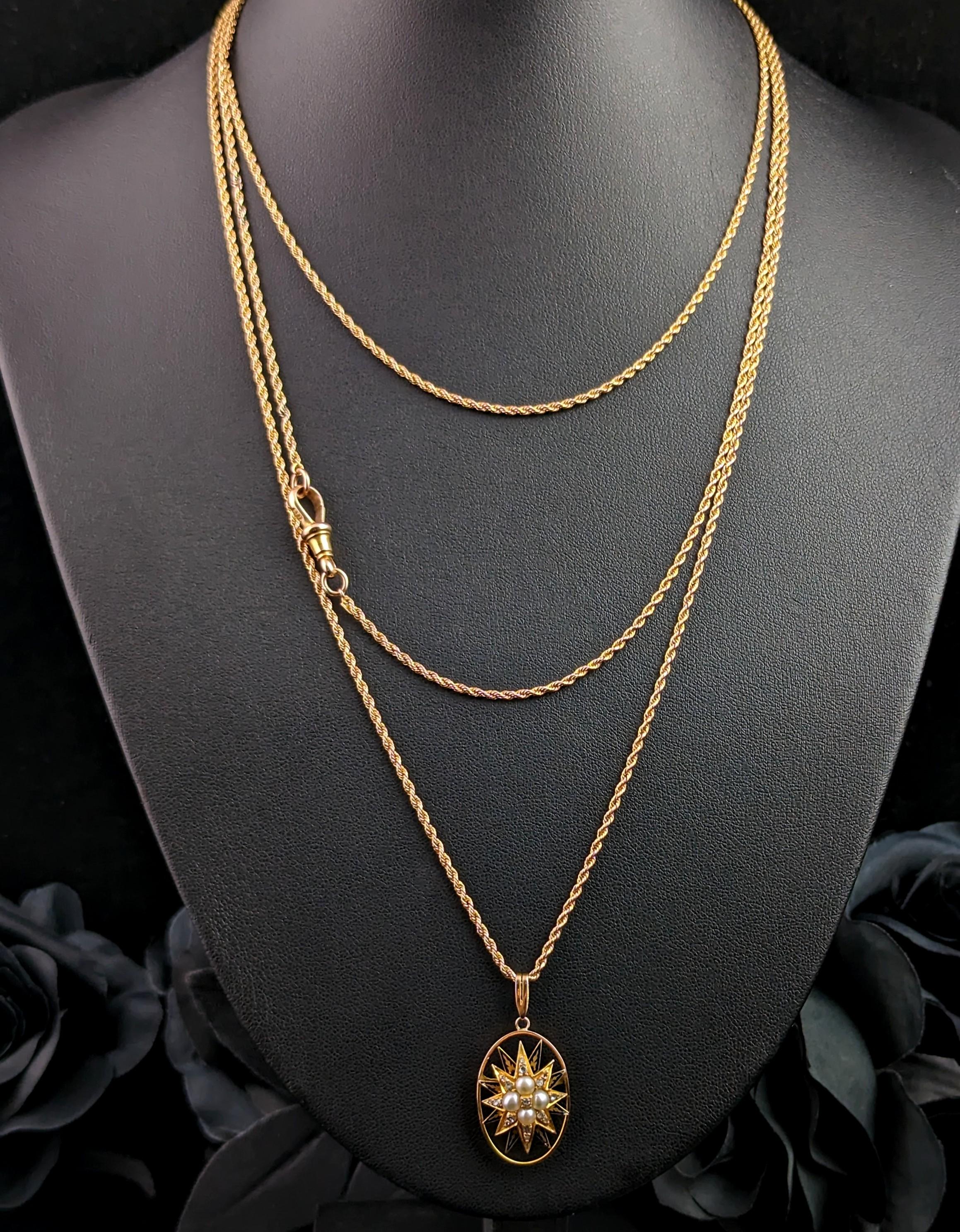Taille rose Pendentif étoile ancienne en or 9 carats, diamants et perles fendues, émail bleu  en vente