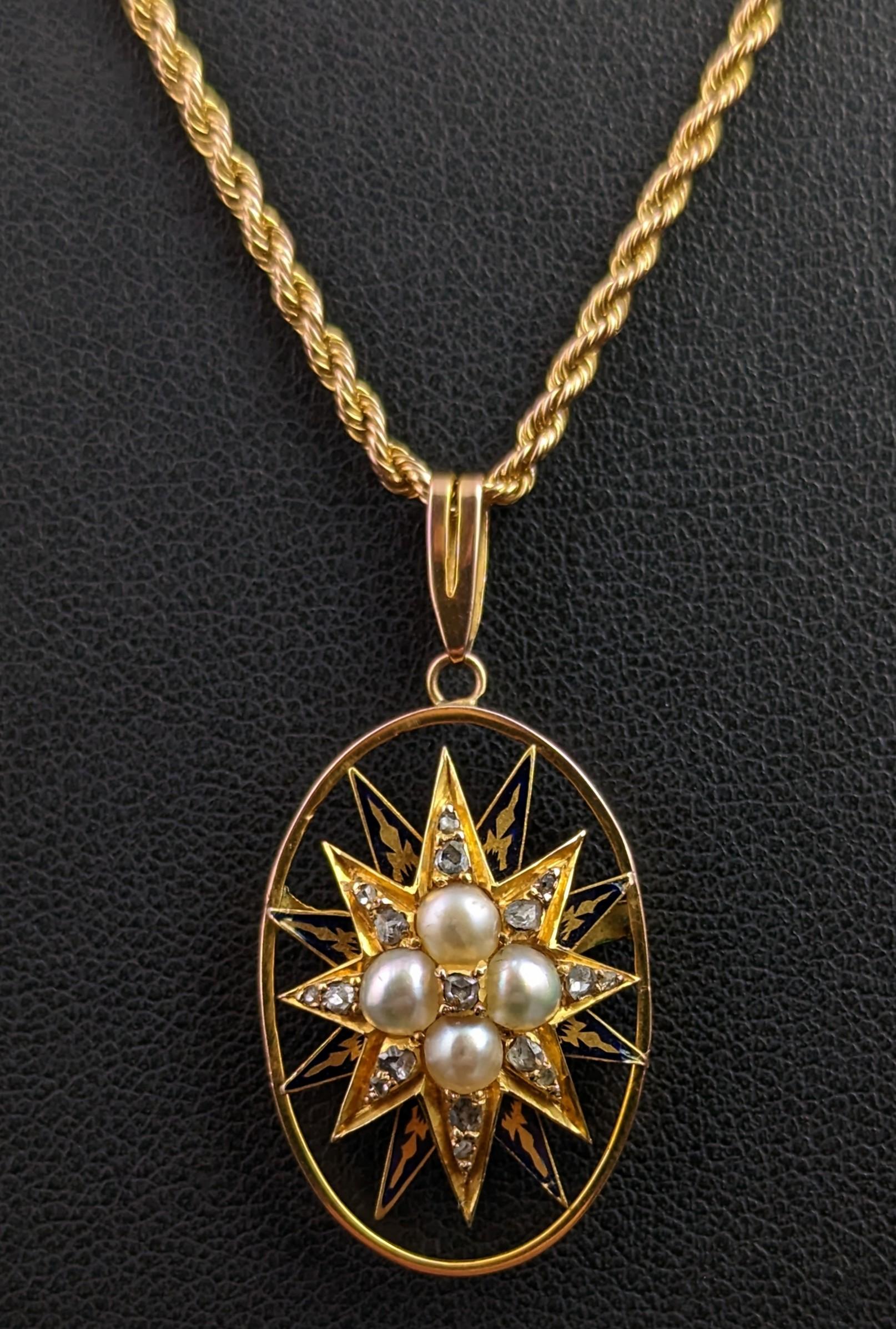 Pendentif étoile ancienne en or 9 carats, diamants et perles fendues, émail bleu  en vente 2