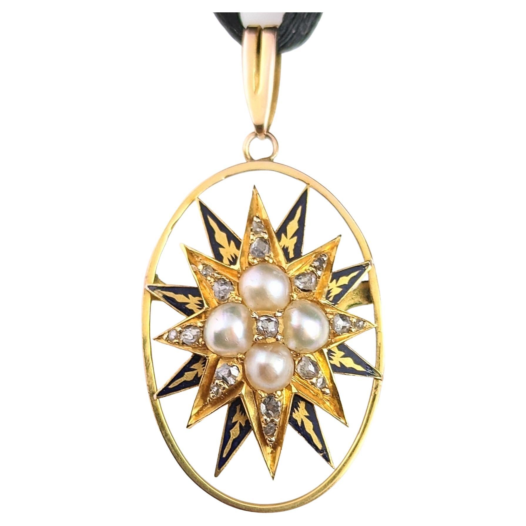 Pendentif étoile ancienne en or 9 carats, diamants et perles fendues, émail bleu  en vente
