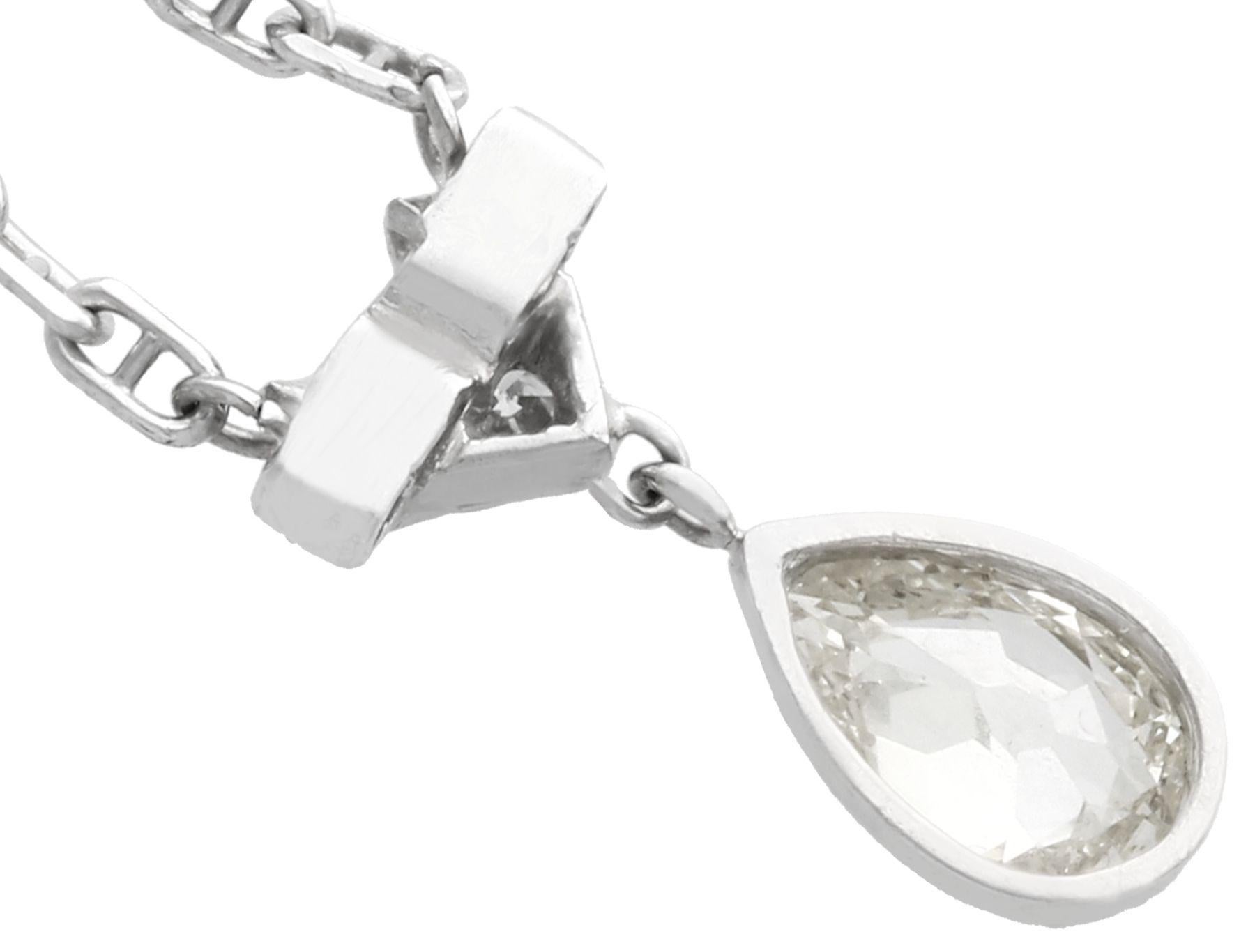 Collana d'oro bianco e diamanti taglio pera degli anni Trenta in vendita 1