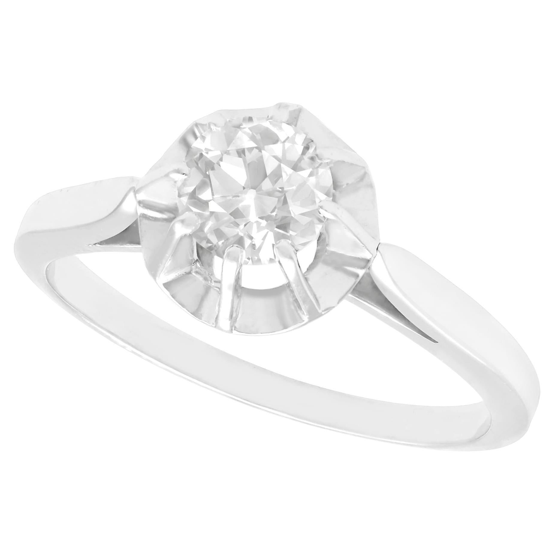 Bague de fiançailles solitaire ancienne en or blanc et diamants