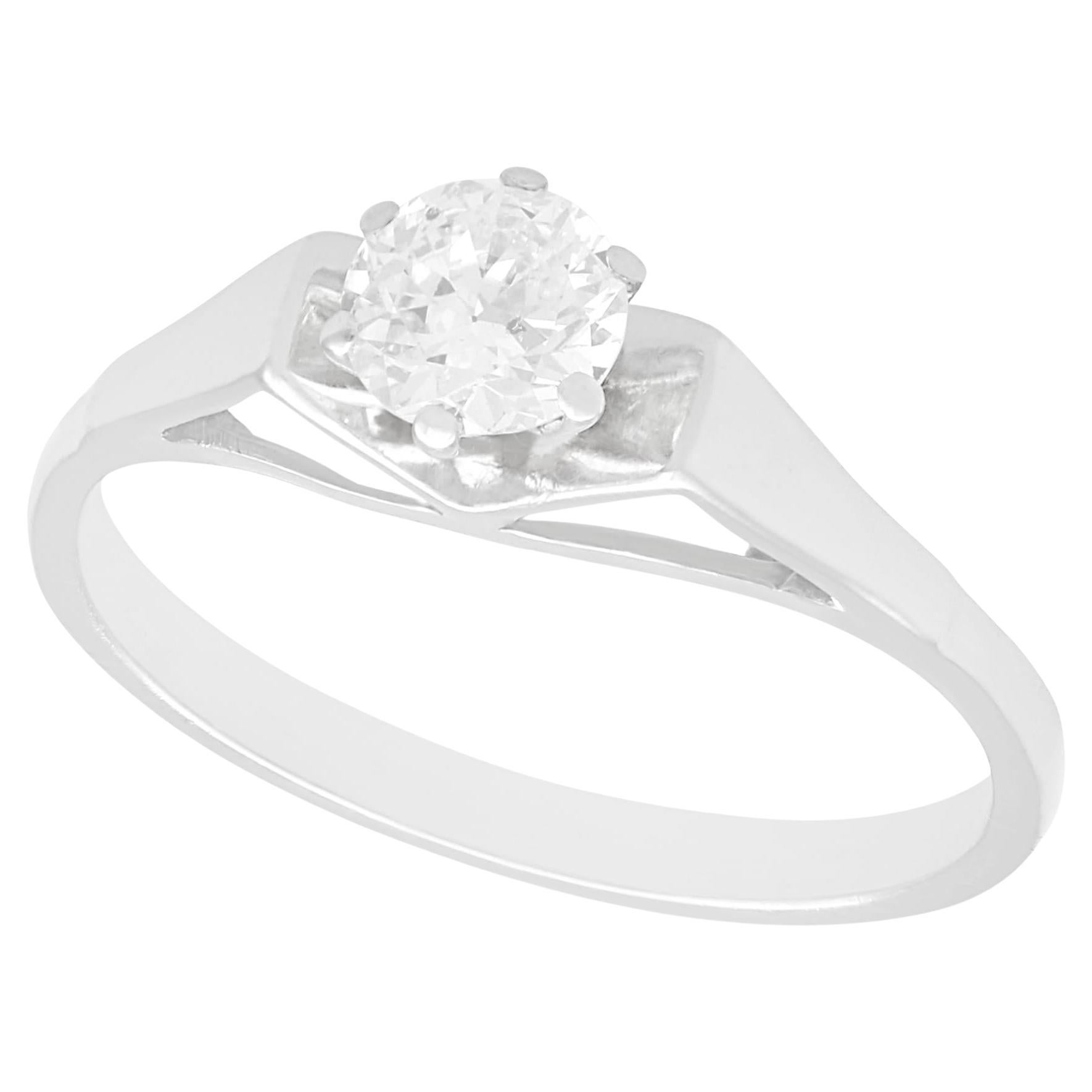 Bague solitaire ancienne en or blanc et diamants en vente