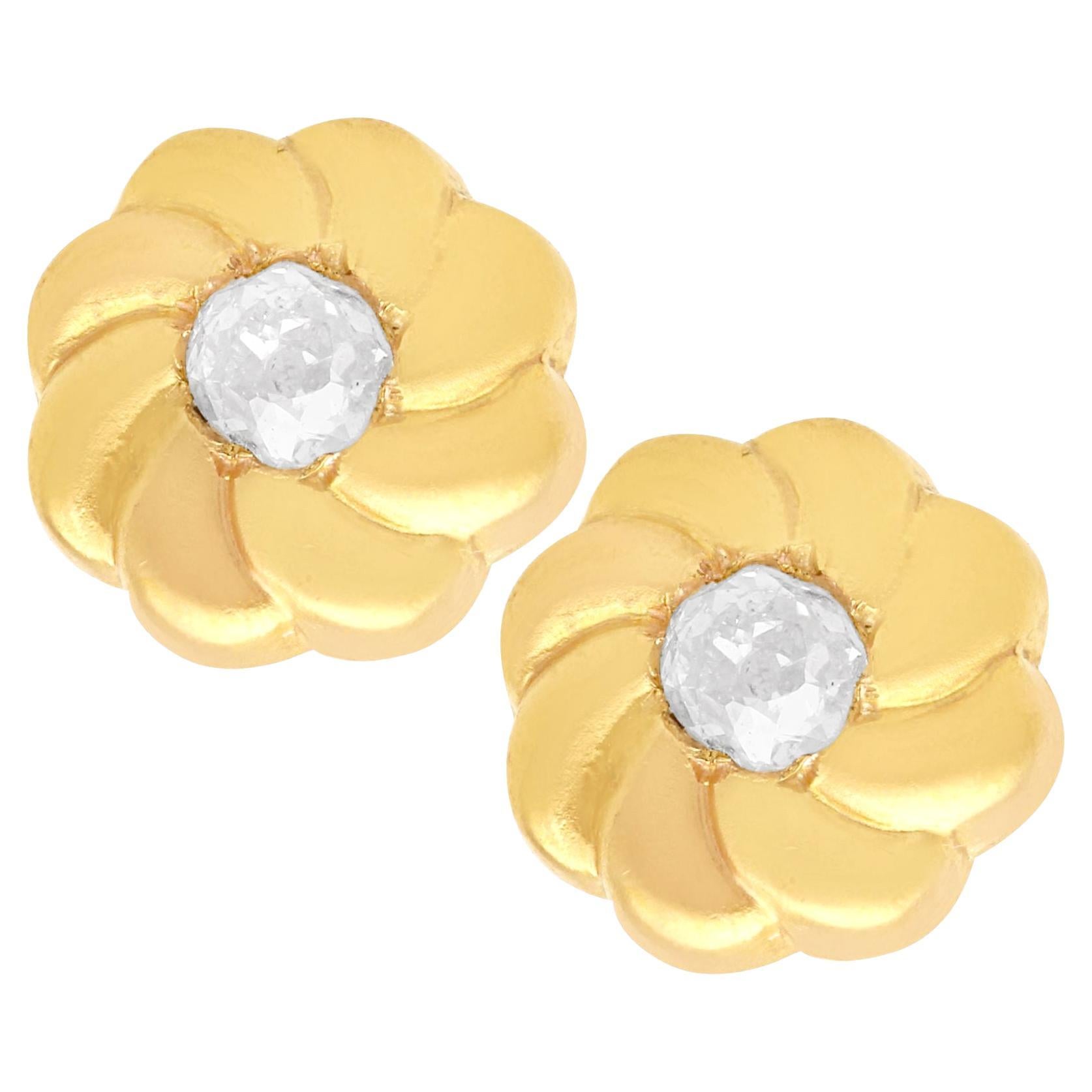 Diamant- und Gelbgold-Ohrringe aus den 1920er Jahren im Angebot