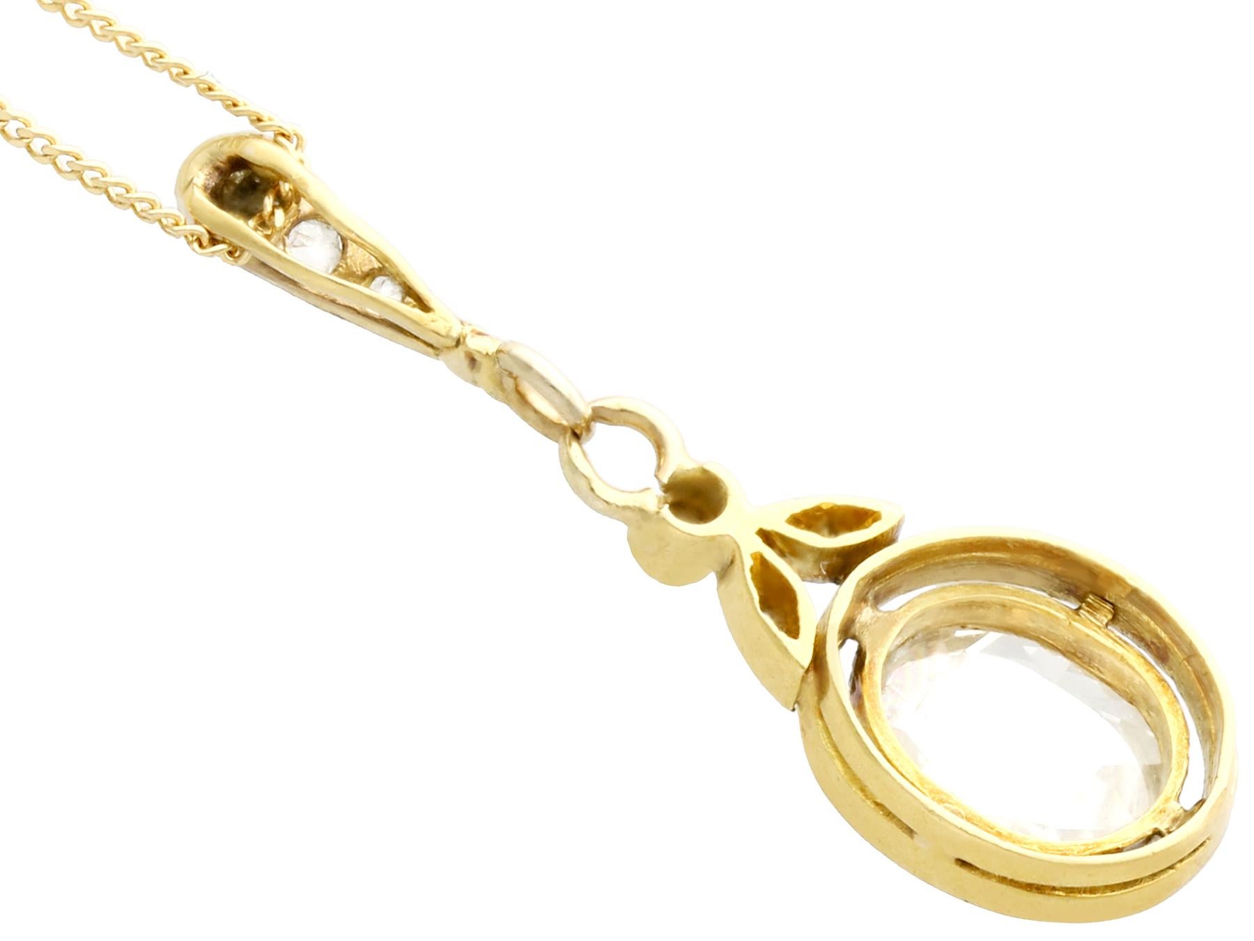 Pendentif ancien en or jaune et diamant, vers 1900 Pour femmes en vente