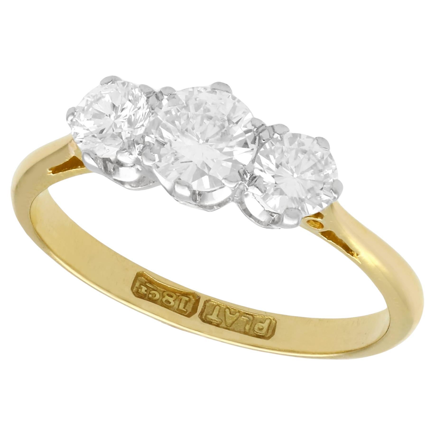 Bague ancienne à trois anneaux en or jaune et diamants de 0,75 carat