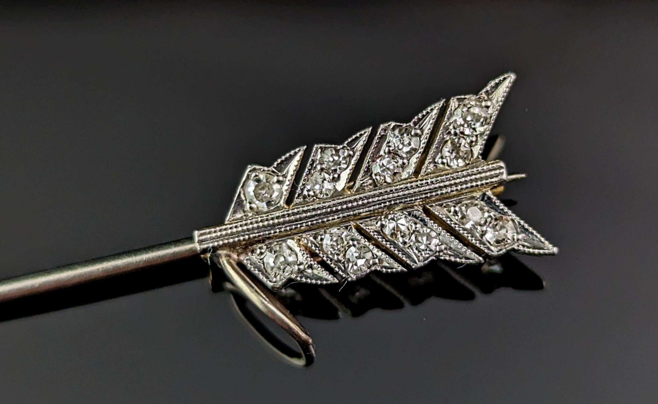 Antique Diamond Arrow pendant, 15k gold and Platinum, Art Deco  For Sale 1