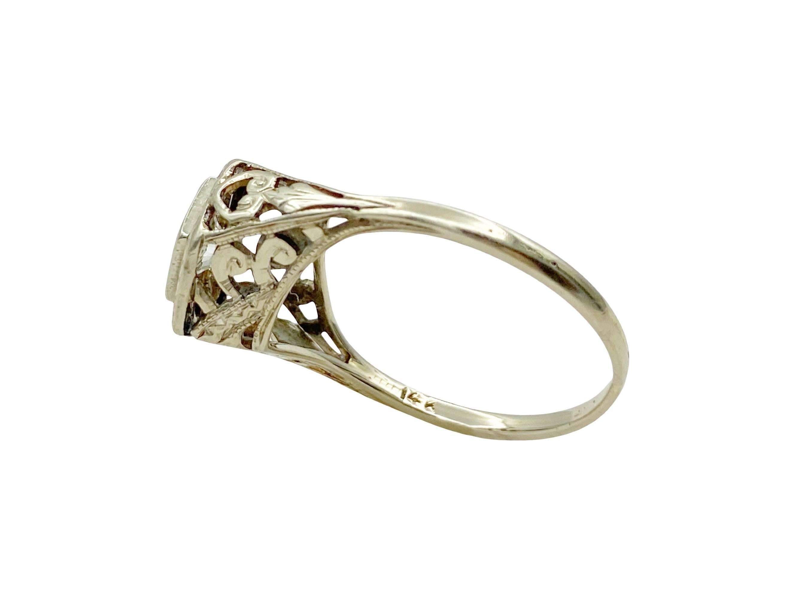 Antique Diamond Art Deco Gold Hexagon Filigree Milgrain 1920s Engagement Ring In Good Condition In North Attleboro, MA