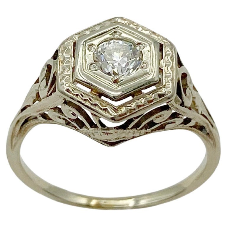14K Gold Ohrringe Mit Gehämmertem, Geometrischem Sechseck-Muster – Diamantschliff, French-Lock-Verschluss 14K Gold Ohrringe Mit Gehämmertem, Geometrischem Sechseck-Muster – Diamantschliff, French-Lock-Verschluss