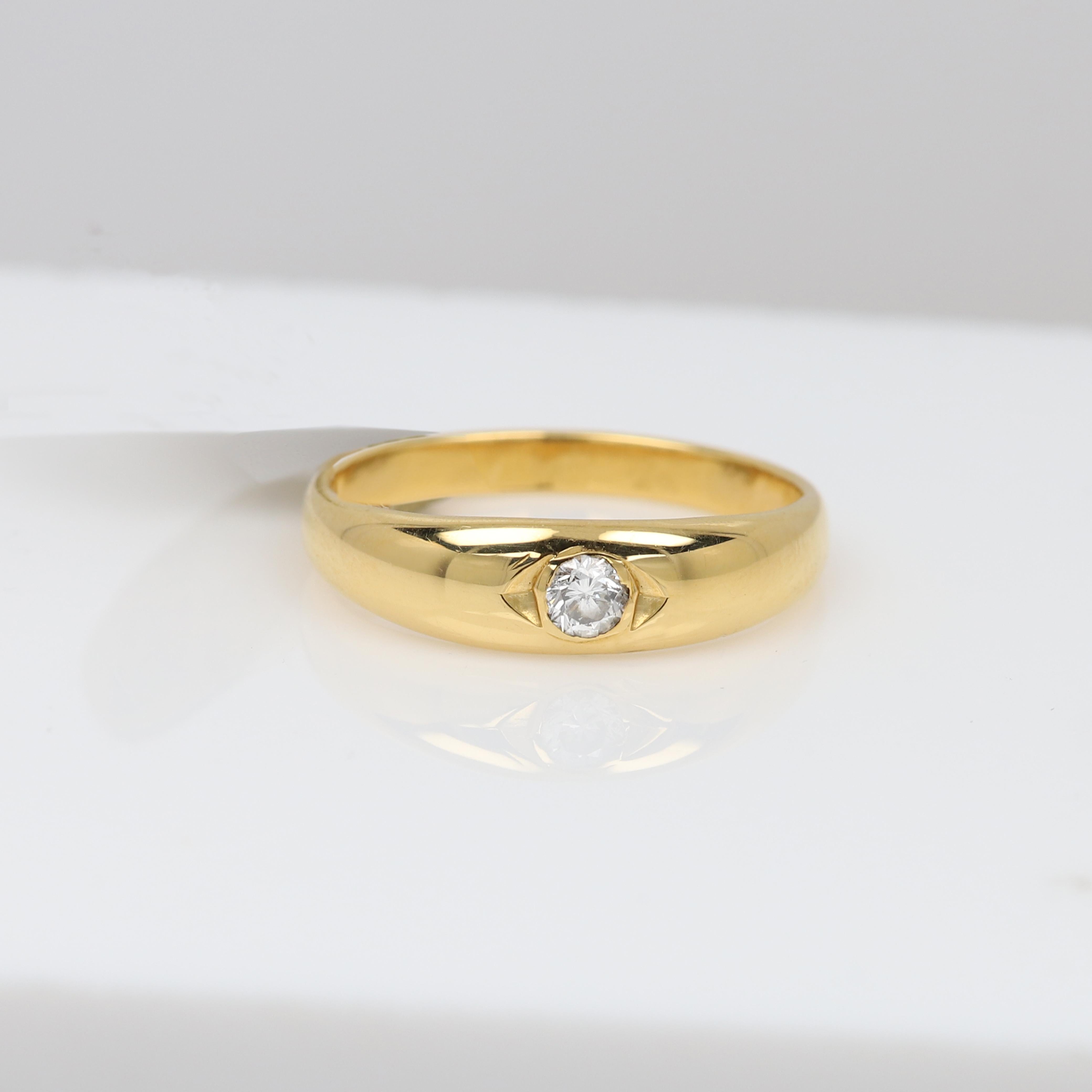 Antiker Diamantring aus 18 Karat Gelbgold mit Ehering im Angebot 2