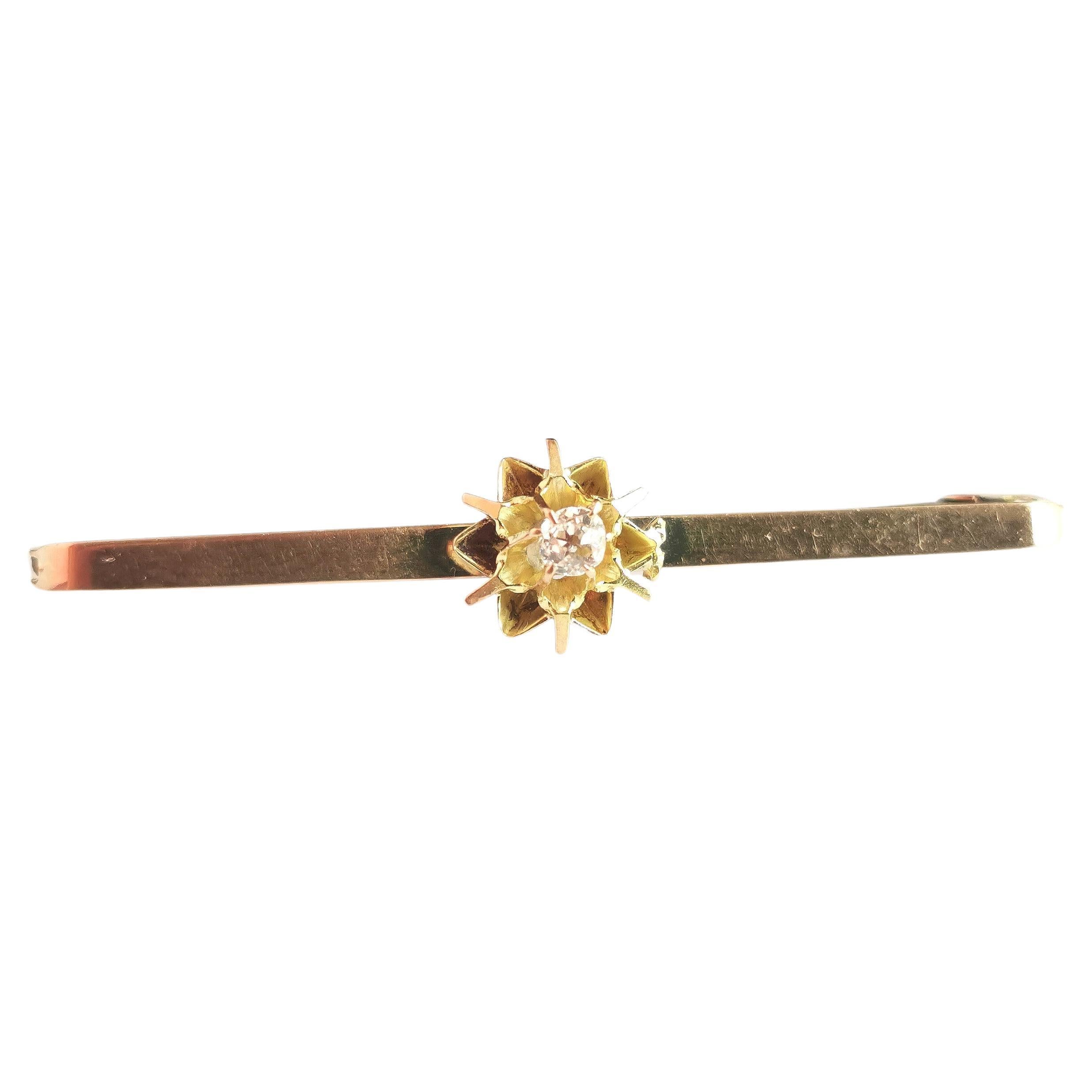 Broche barre ancienne en or jaune 9 carats et diamants