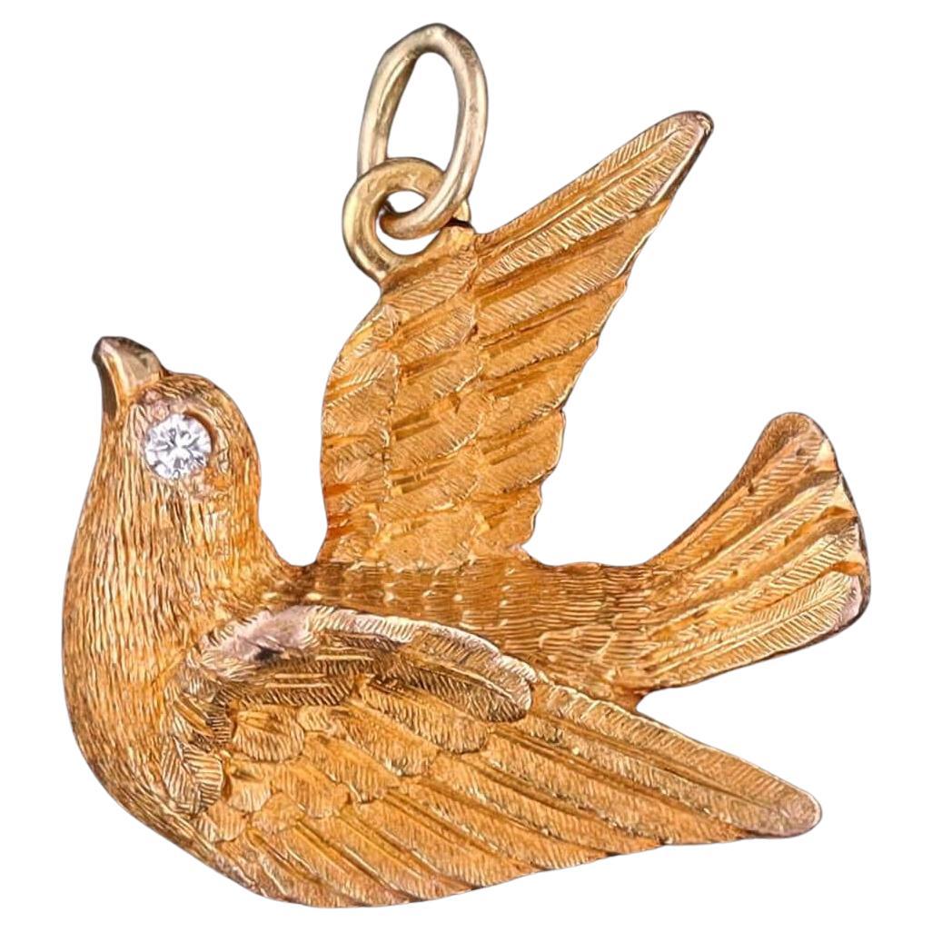 Antique Diamond Bird Pendant of 15k Gold in vendita