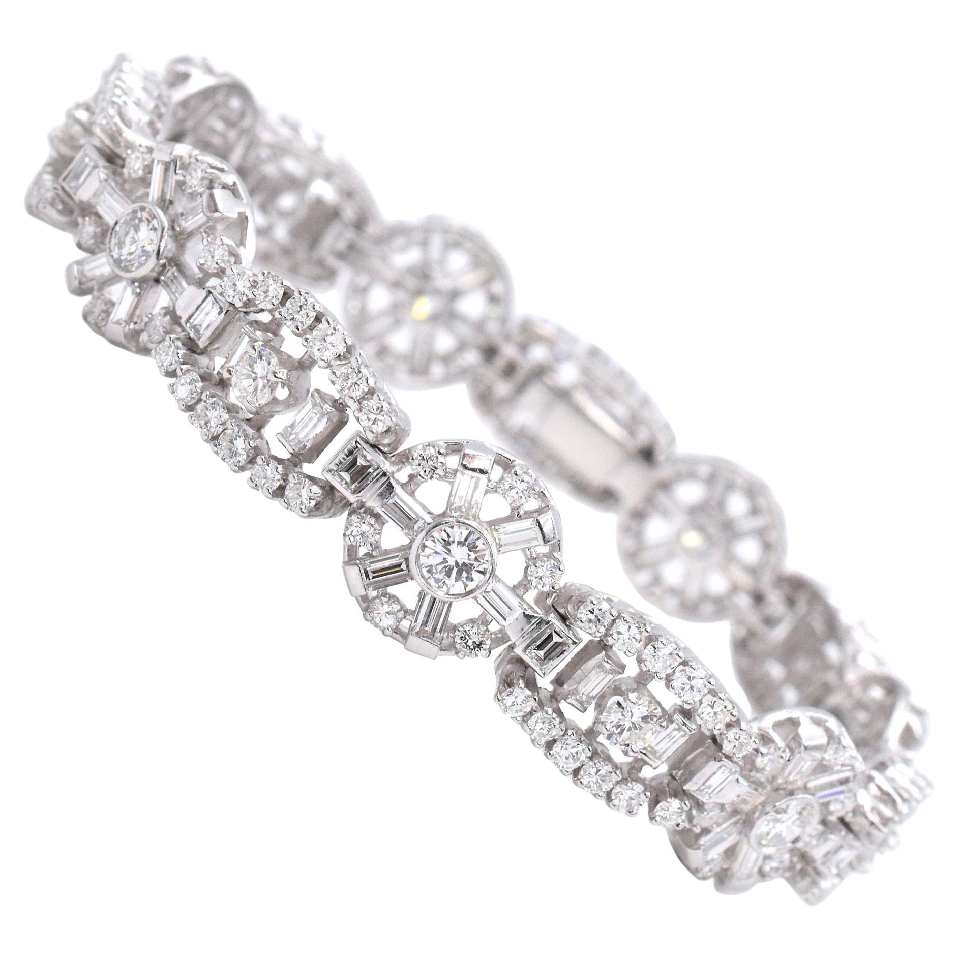 Antique diamond bracelet in platinum.