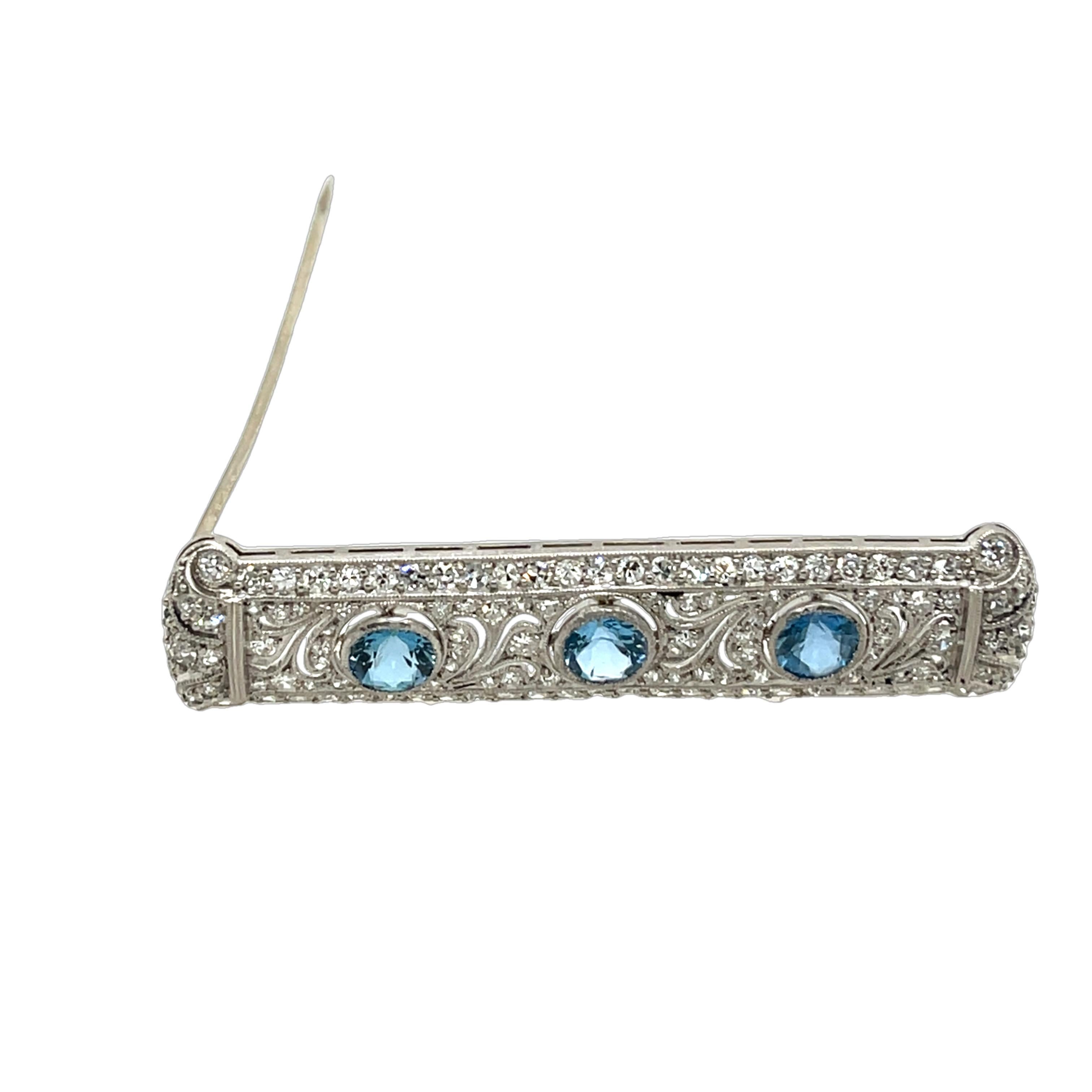 Women's or Men's Antique Diamond Brooch, Set With 2.0ct Round old cut Diamonds For Sale