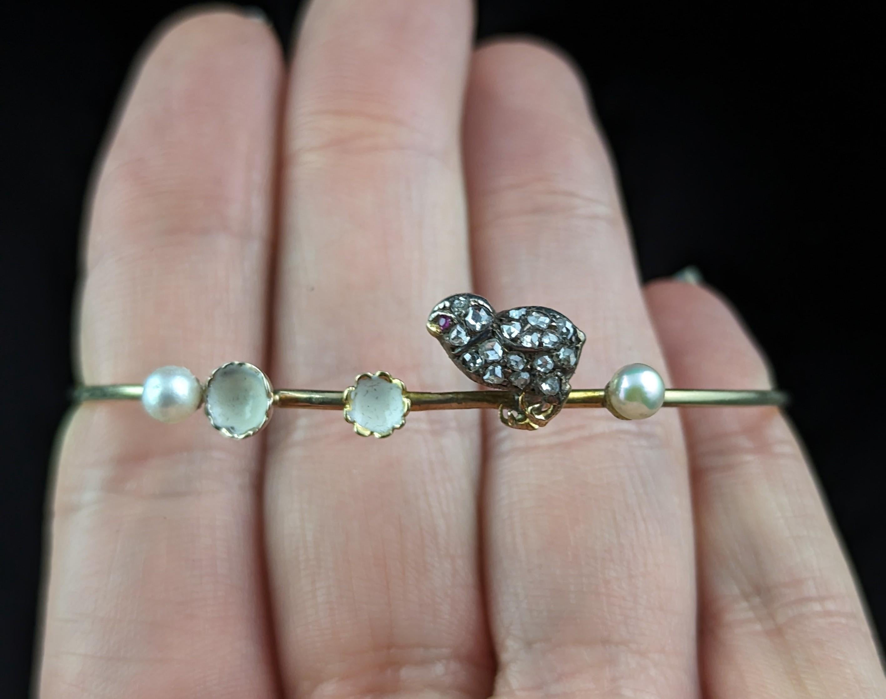 Antiker Diamant-Chic-Armreif, Rubin, Perle und weiße Emaille, 12k Gold  im Angebot 4