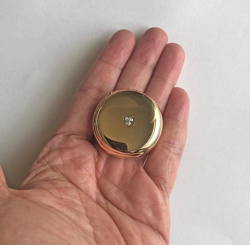 Pillbox aus Gold mit antikem Diamant Kleeblatt (Alteuropäischer Schliff) im Angebot