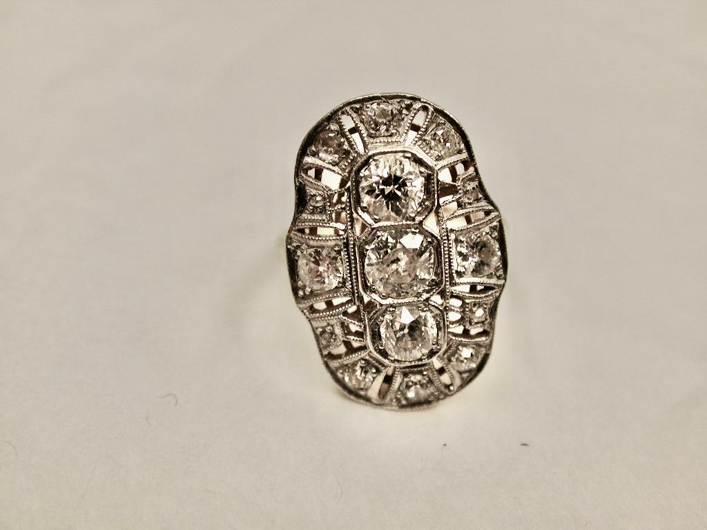 Taille vieille mine Bague en grappe de diamants antiques montée sur or 18 carats, datée d'environ 1910 en vente