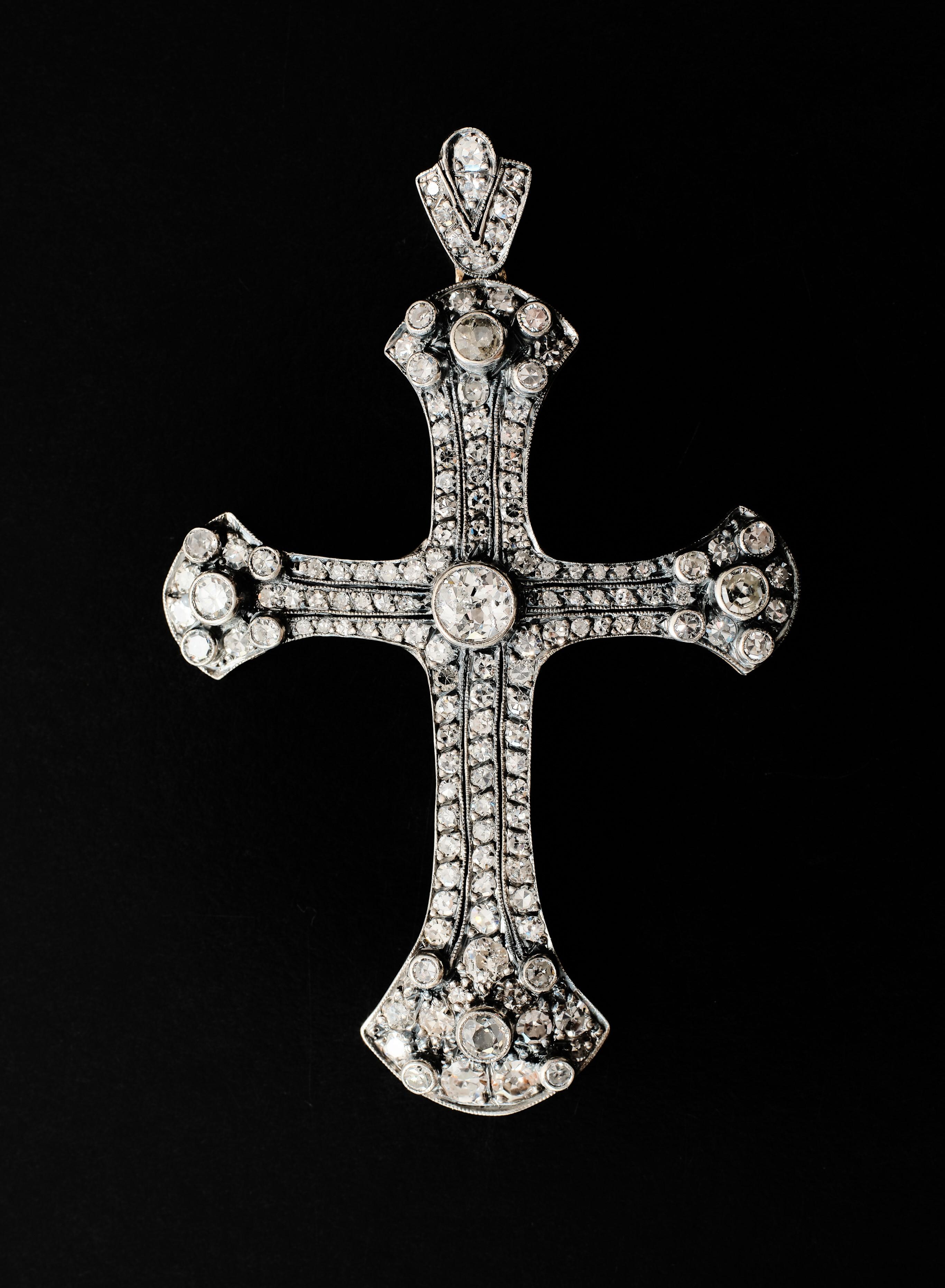 Édouardien Croix ancienne en diamants en vente