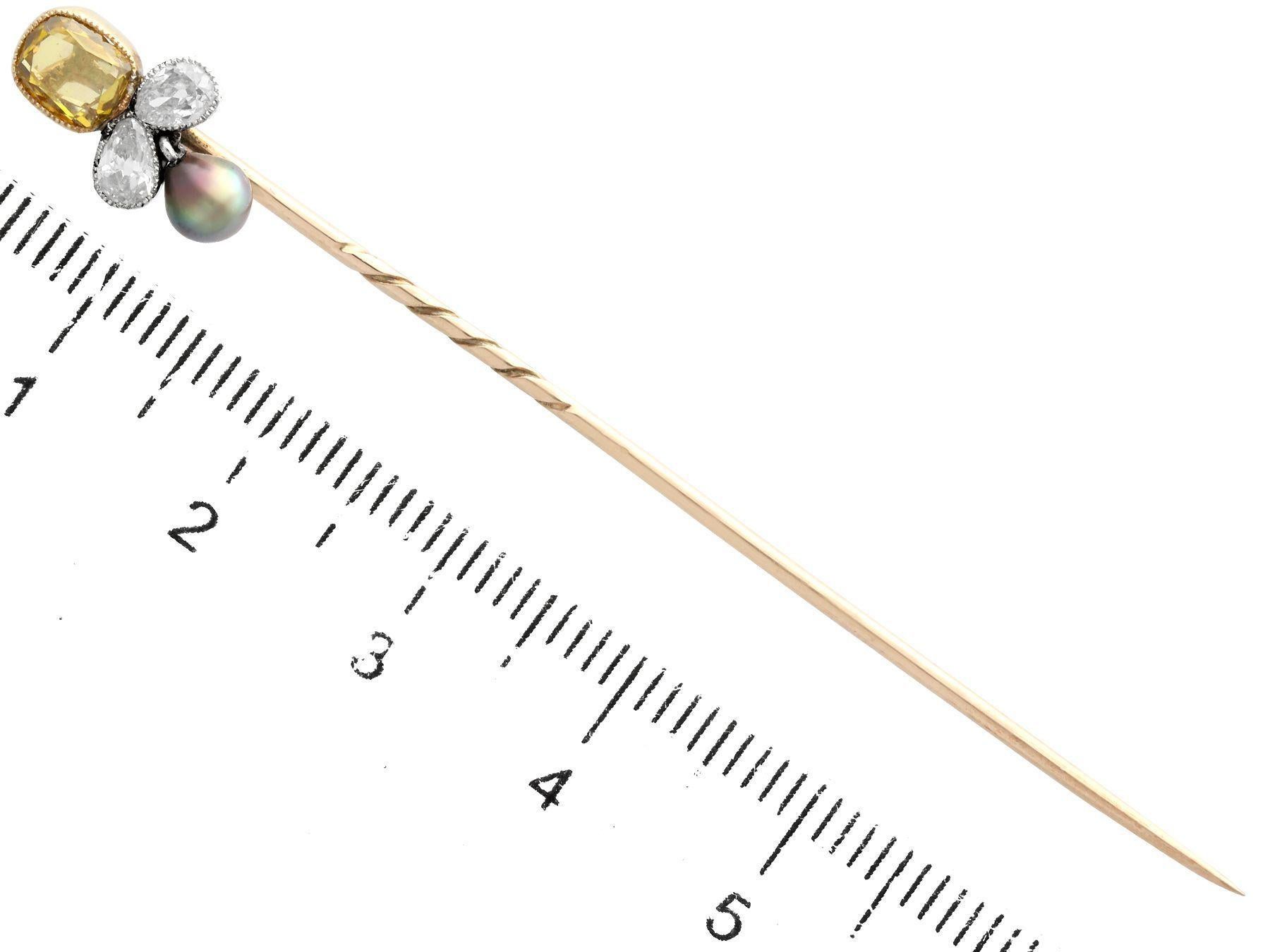 Spilla con diamante, perla coltivata e oro giallo del 1900 in vendita 1