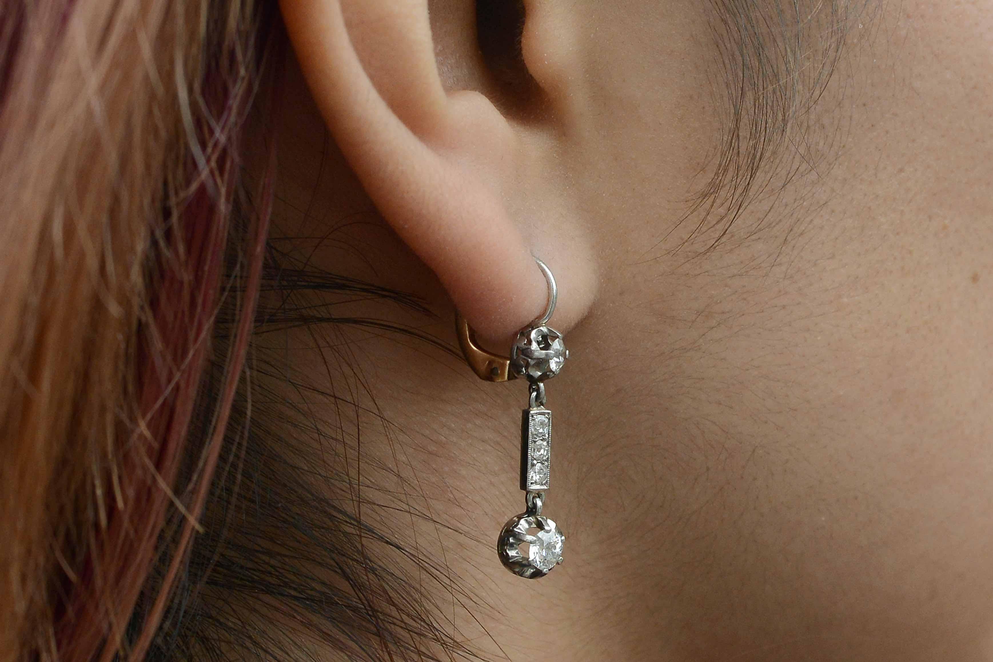 Antique Diamond Drop Dangle Earrings Edwardian Old Mine Cut Heirlooms Platinum In Good Condition In Santa Barbara, CA