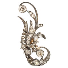 Orecchino con diamante antico