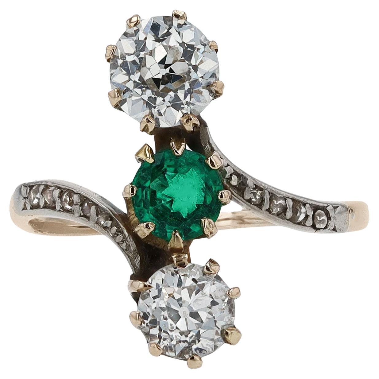 Antique Diamond & Emerald 3-Stone Edwardian Engagement Ring For Sale